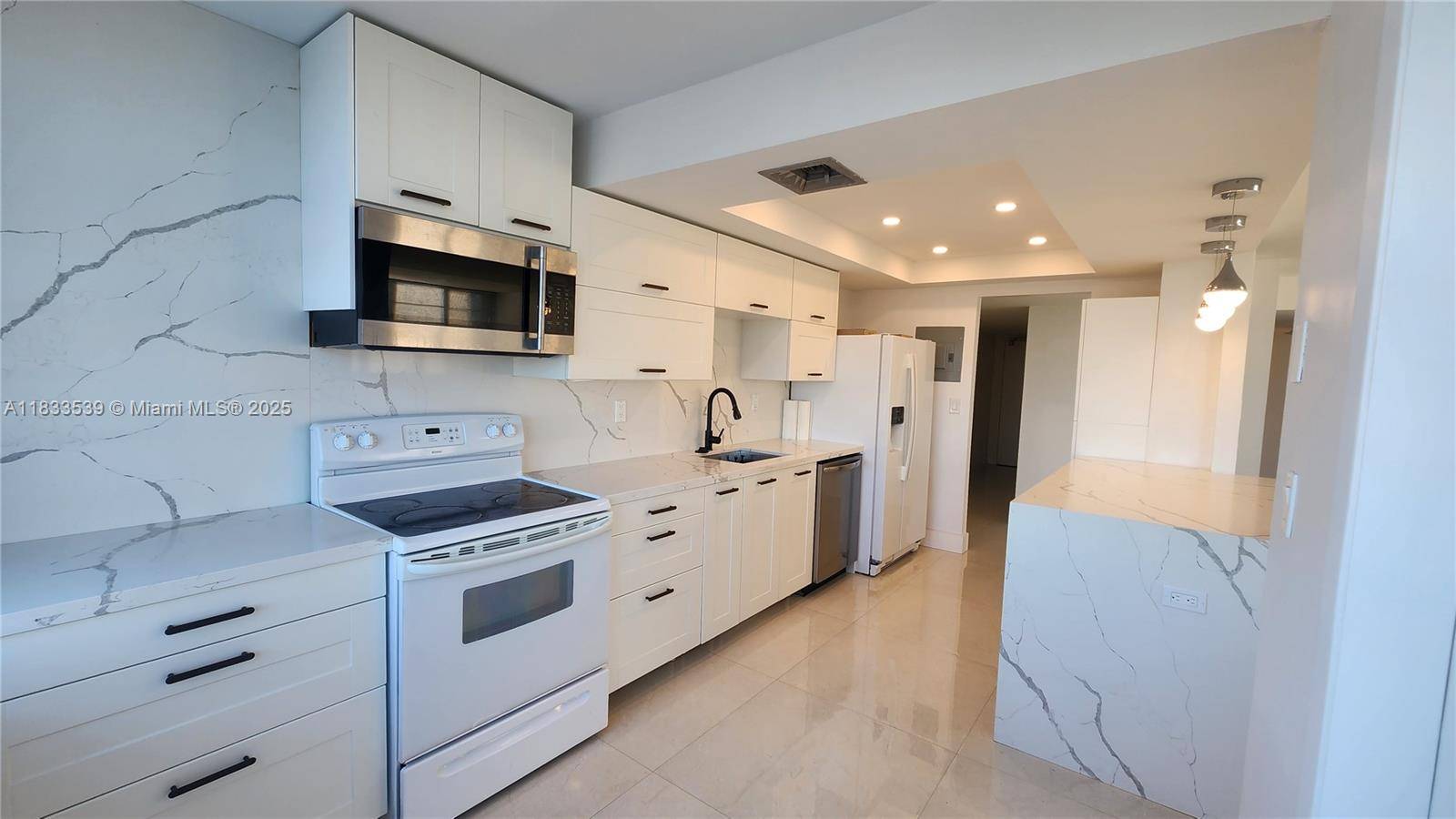 18051 Biscayne BlvdAventura - DEL PRADO MARINA condo unit 1705 - picture