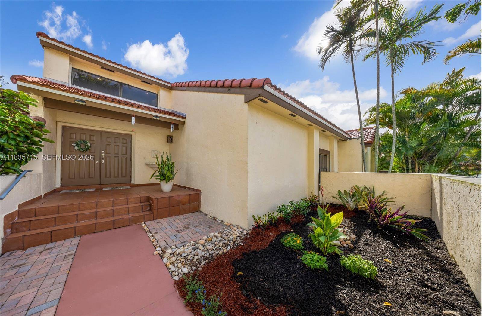 6637 NW 181st LnHialeah - picture