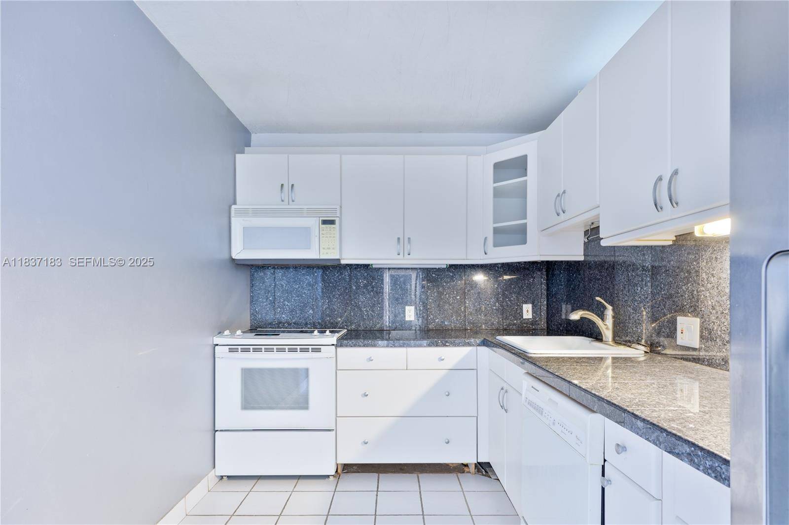 20379 W Country Club DrAventura - Condo 5+ Stories,Condo condo unit 2636 - picture