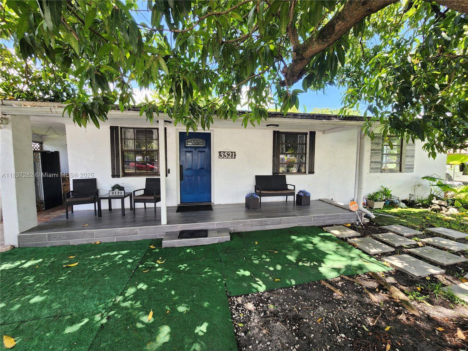 3521 E 8th AveHialeah - picture
