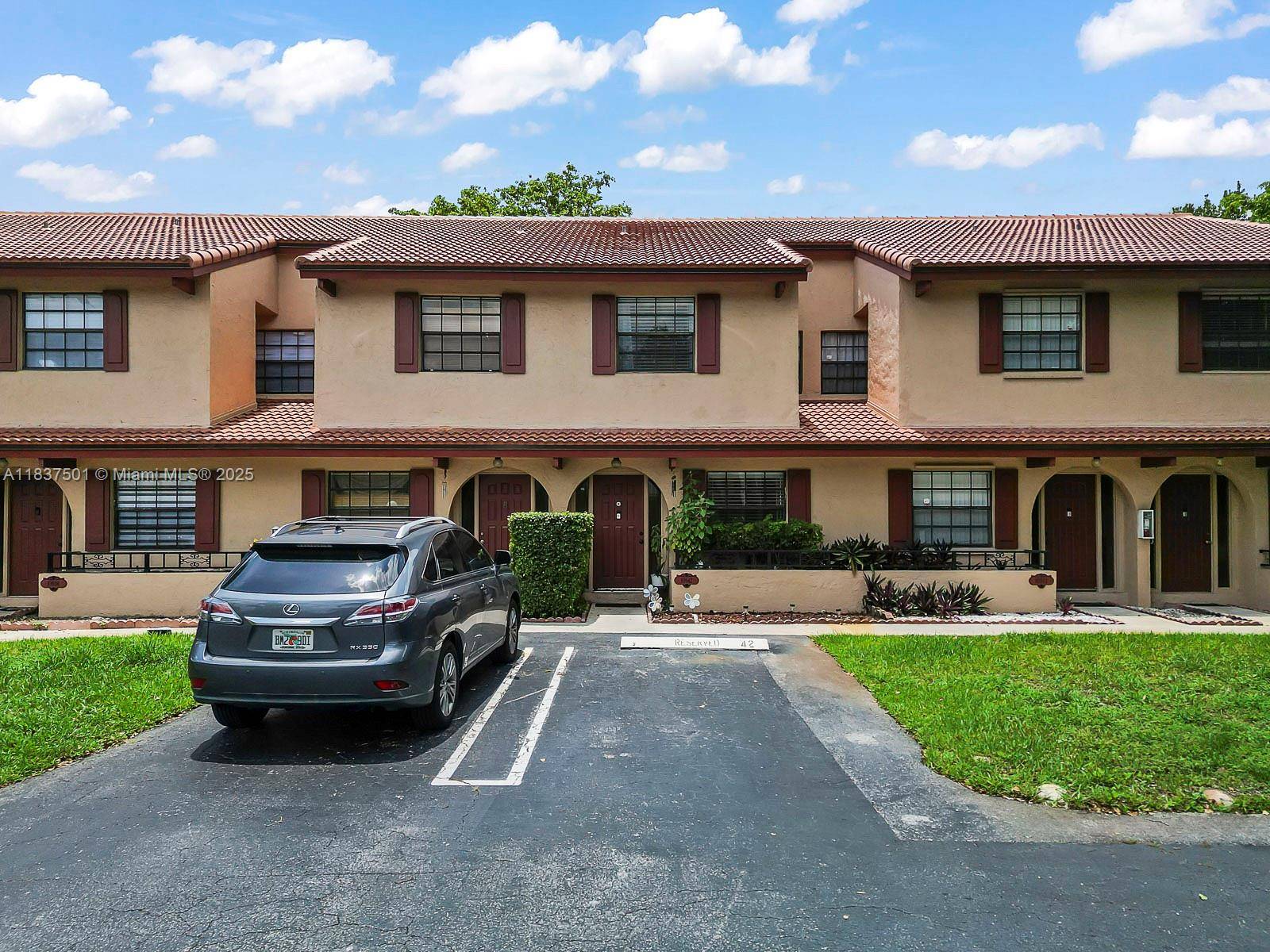 10942 W Sample RdCoral Springs - COUNTRY CLUB CHALET CONDO condo unit E1 - picture