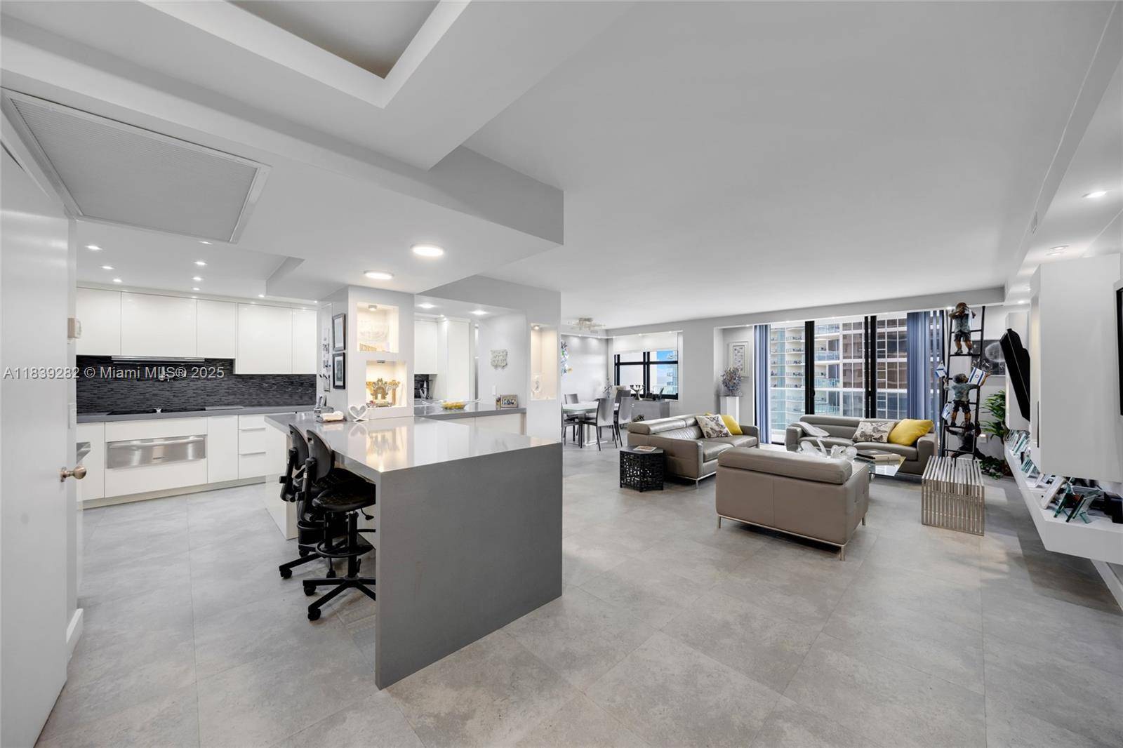 9801 Collins AveBal Harbour - Condo 5+ Stories,Condo condo unit 16U - picture