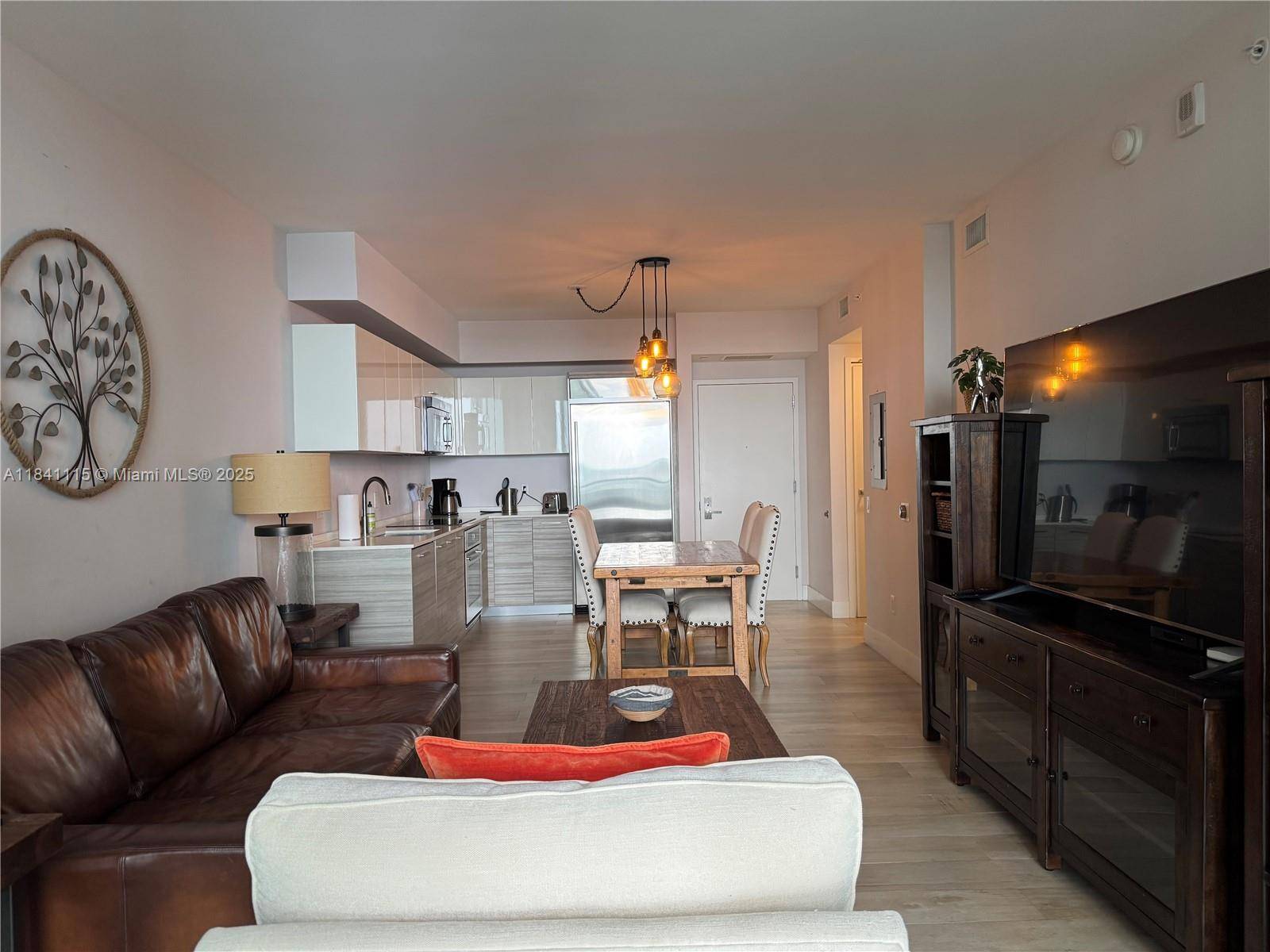 1300 Brickell Bay DrMiami - Condo 5+ Stories,Condo condo unit 1808 - picture