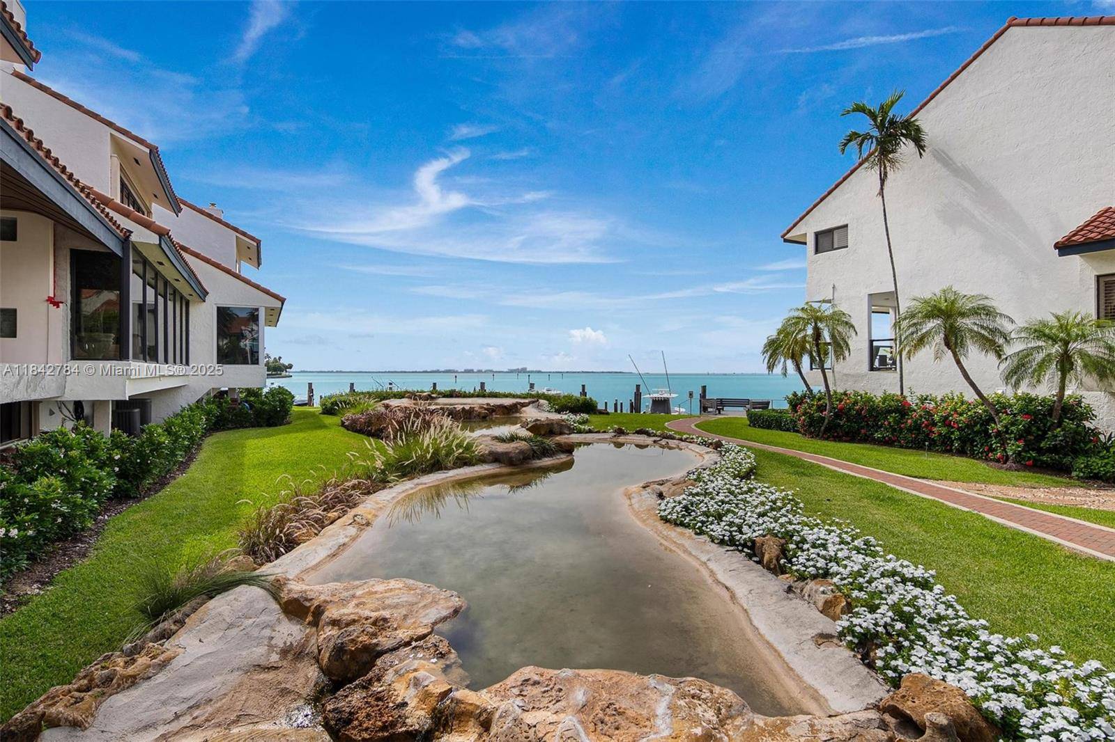 2000 S Bayshore DrMiami - Townhouse Fee Simple,Townhouse condo unit 69 - picture