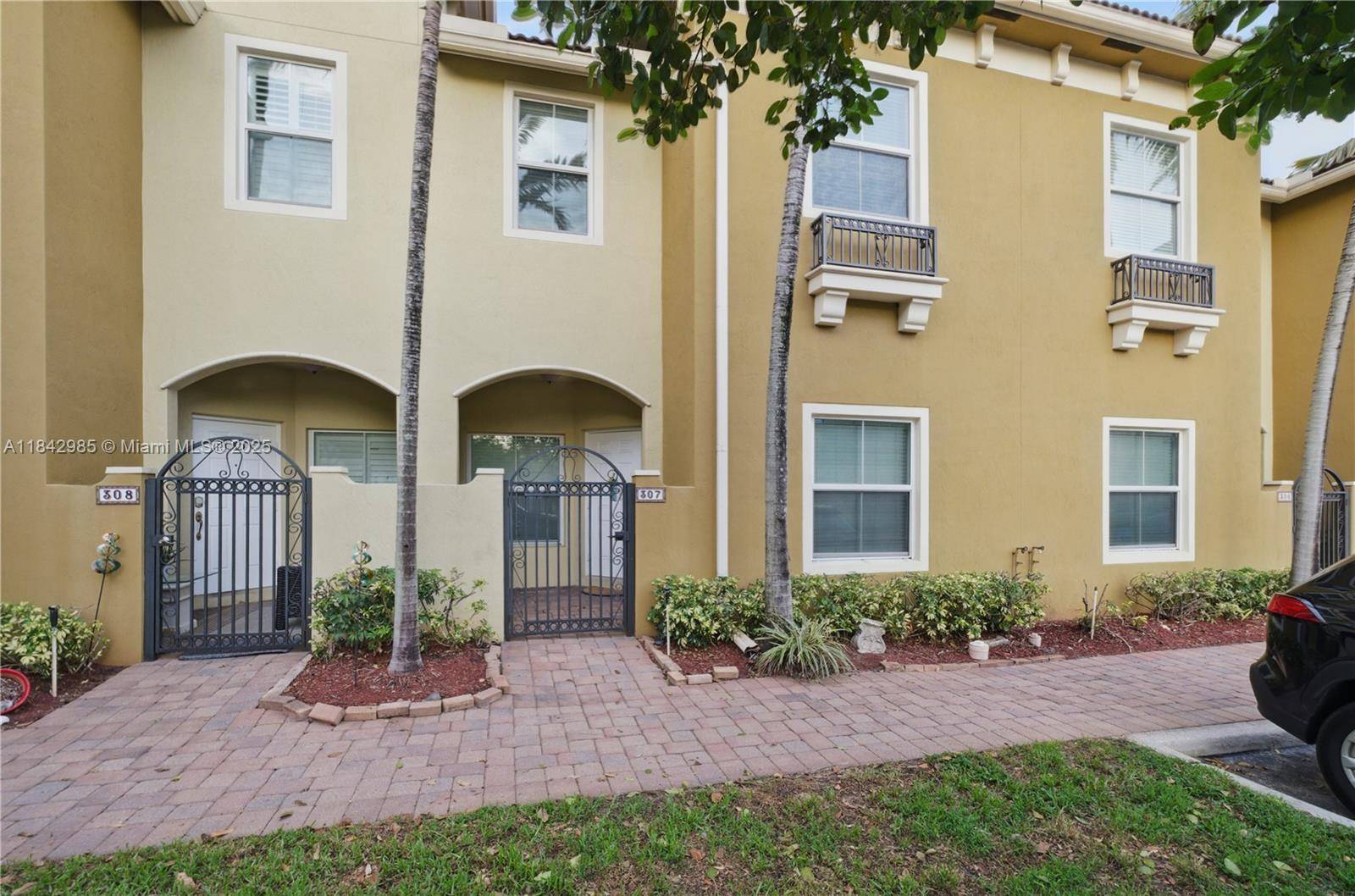 2851 W Prospect RdTamarac - Townhouse condo unit 307 - picture