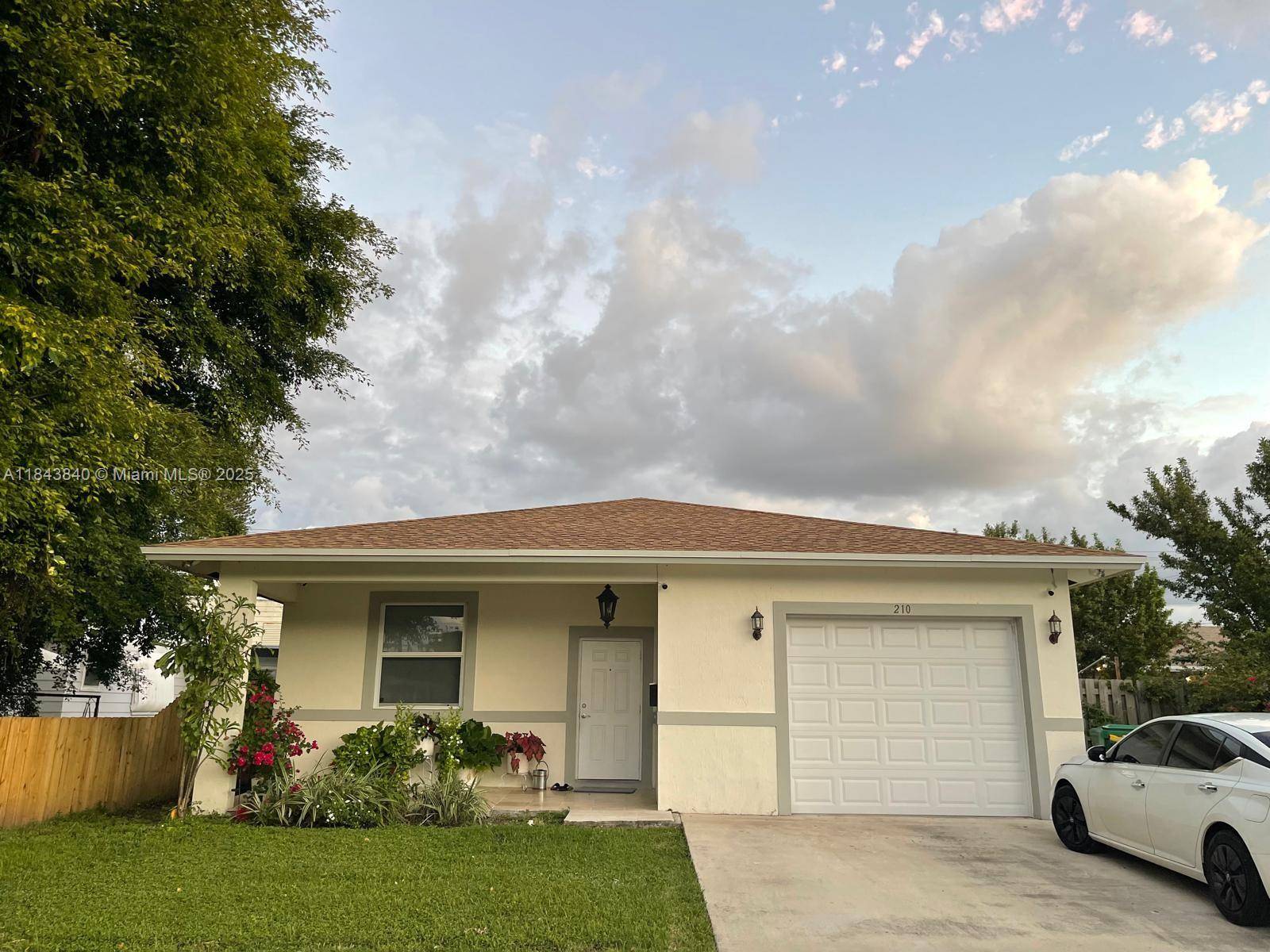 210 SW 4th StDania Beach - Single Family-Annual,House condo unit 210 - picture