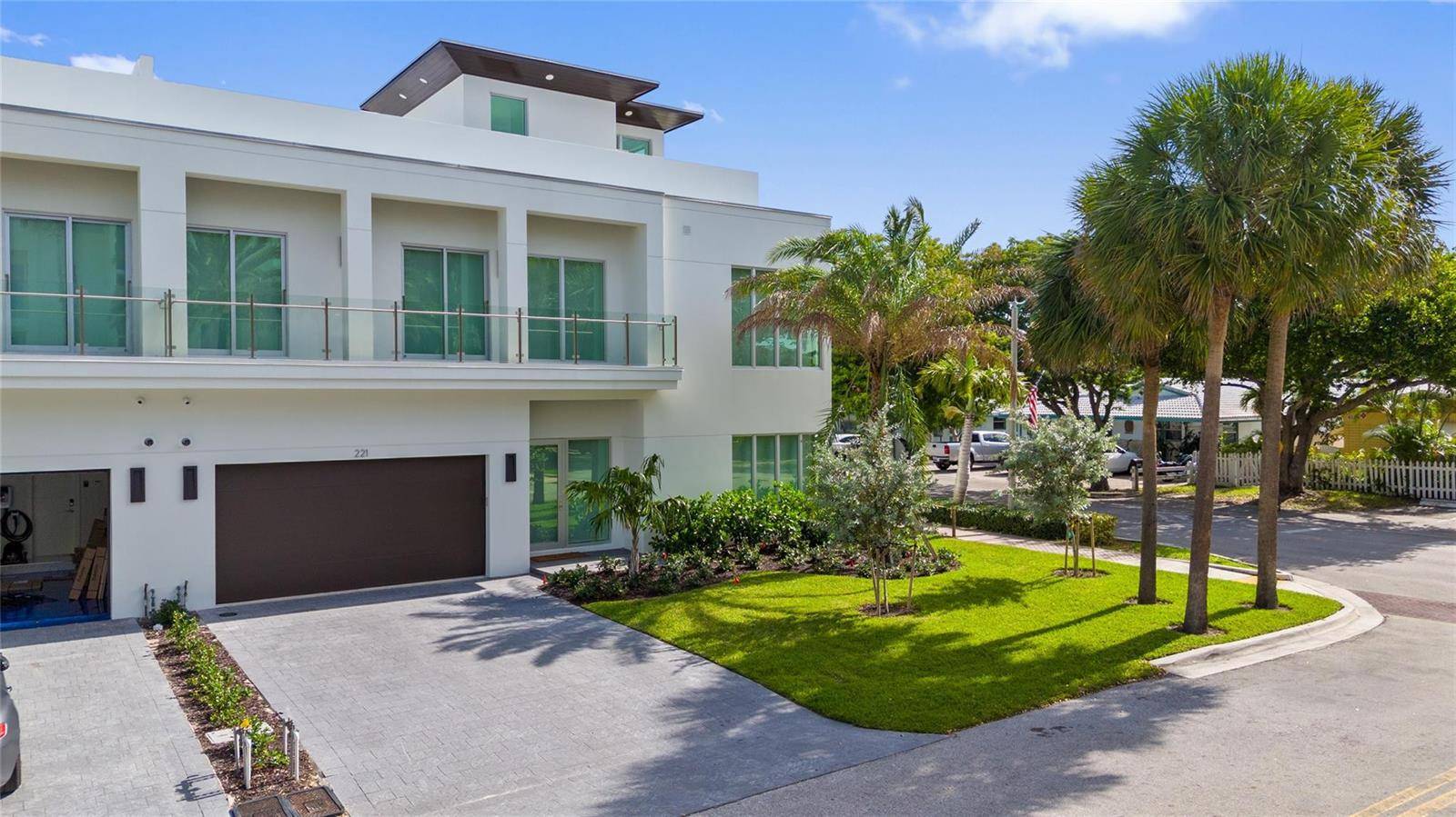 221 ShoreLauderdale By The Sea - Sky 360 Villas Condo condo unit 221 - picture