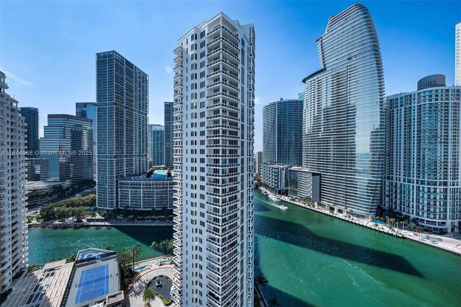 900 Brickell Key BlvdMiami - Condo 1-4 Stories,Condo condo unit 2005 - picture
