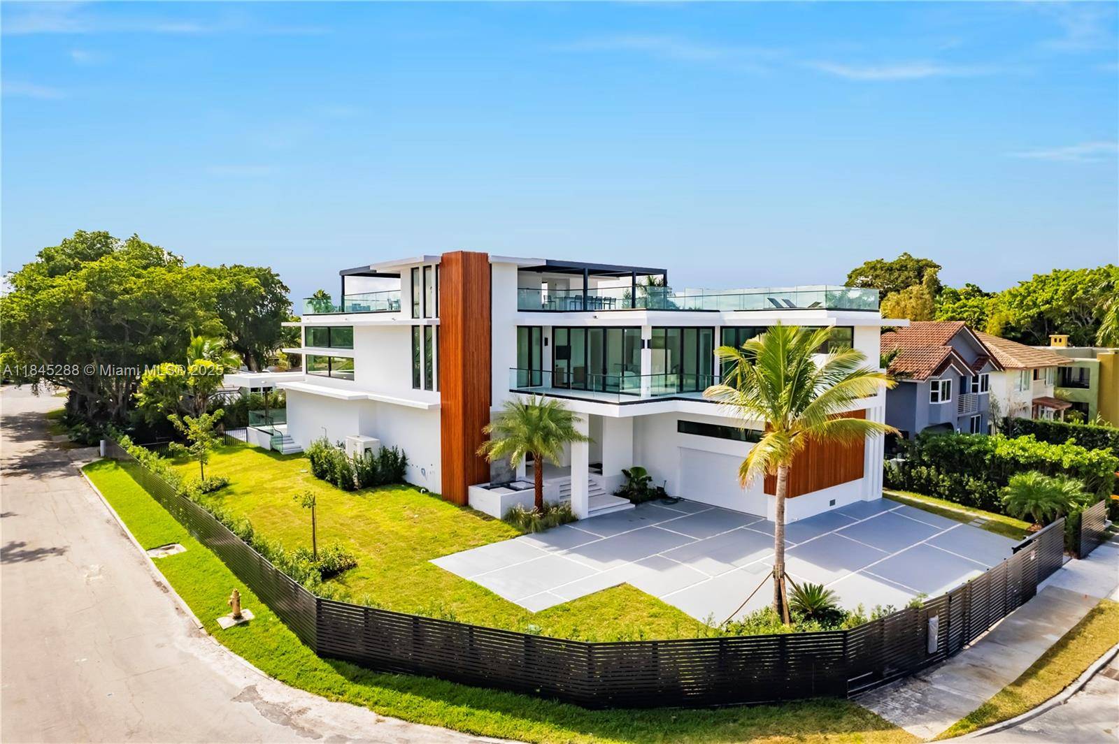 1248 NE 89th StMiami - picture