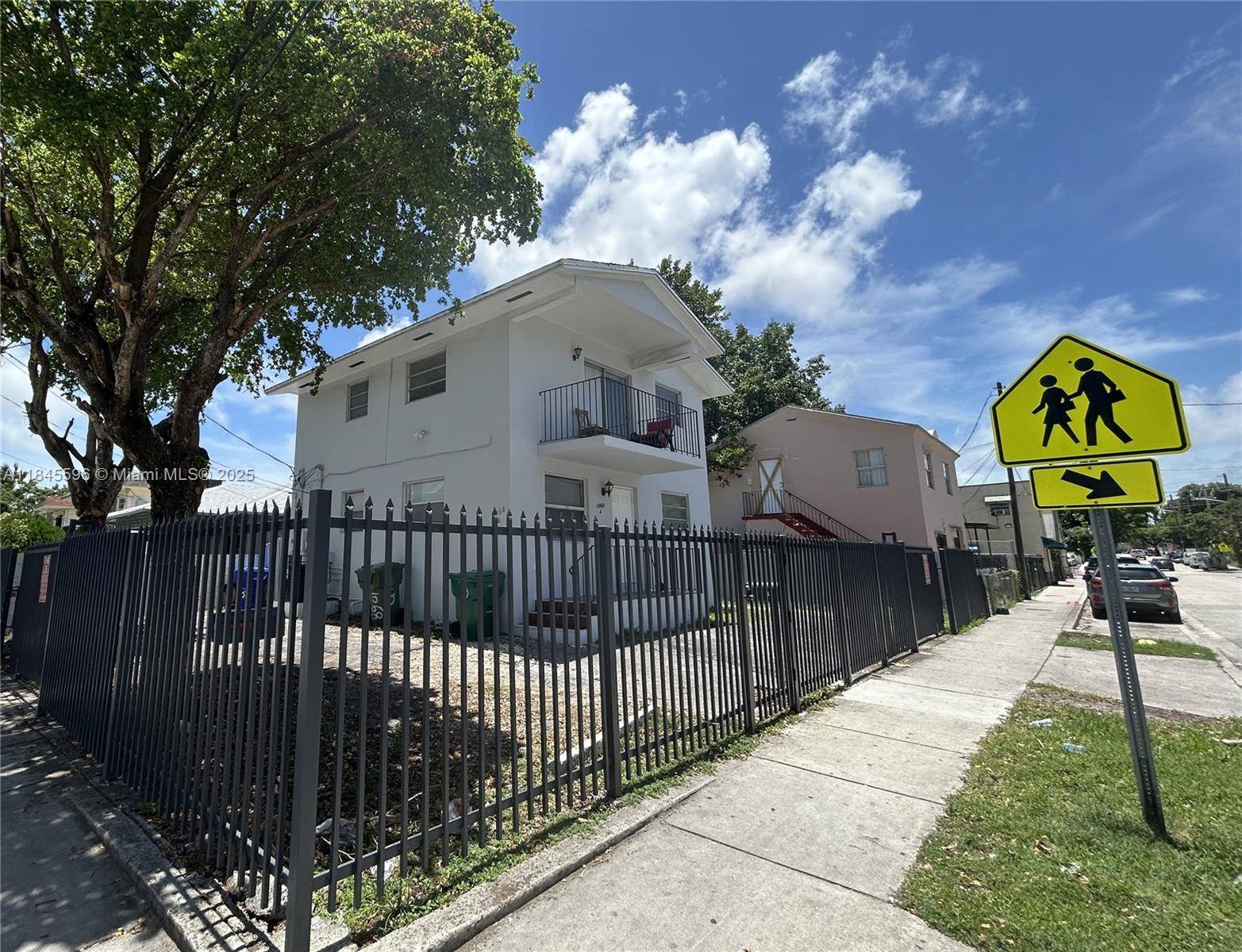 1068 SW 2nd StMiami - picture