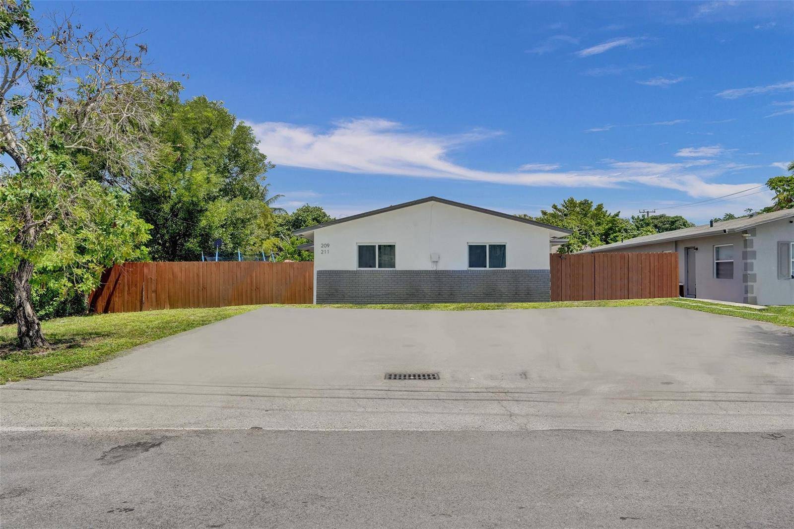 209 NE 9thPompano Beach - picture