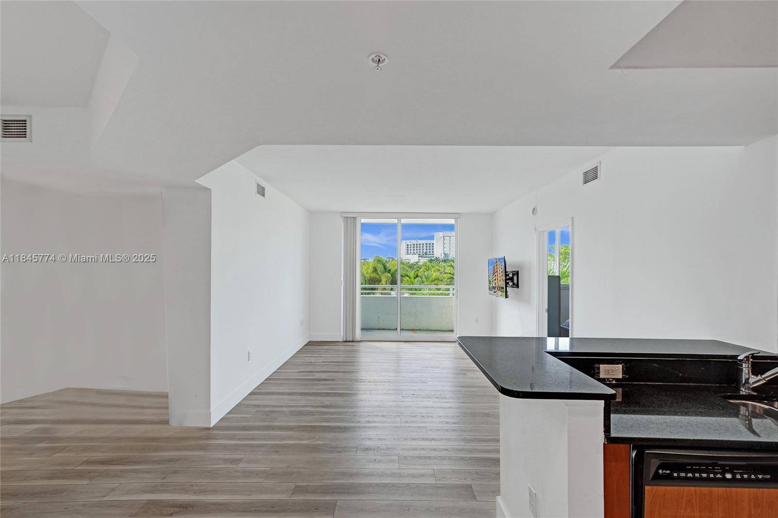 2775 NE 187th StAventura - Condo 1-4 Stories,Condo condo unit 202 - picture