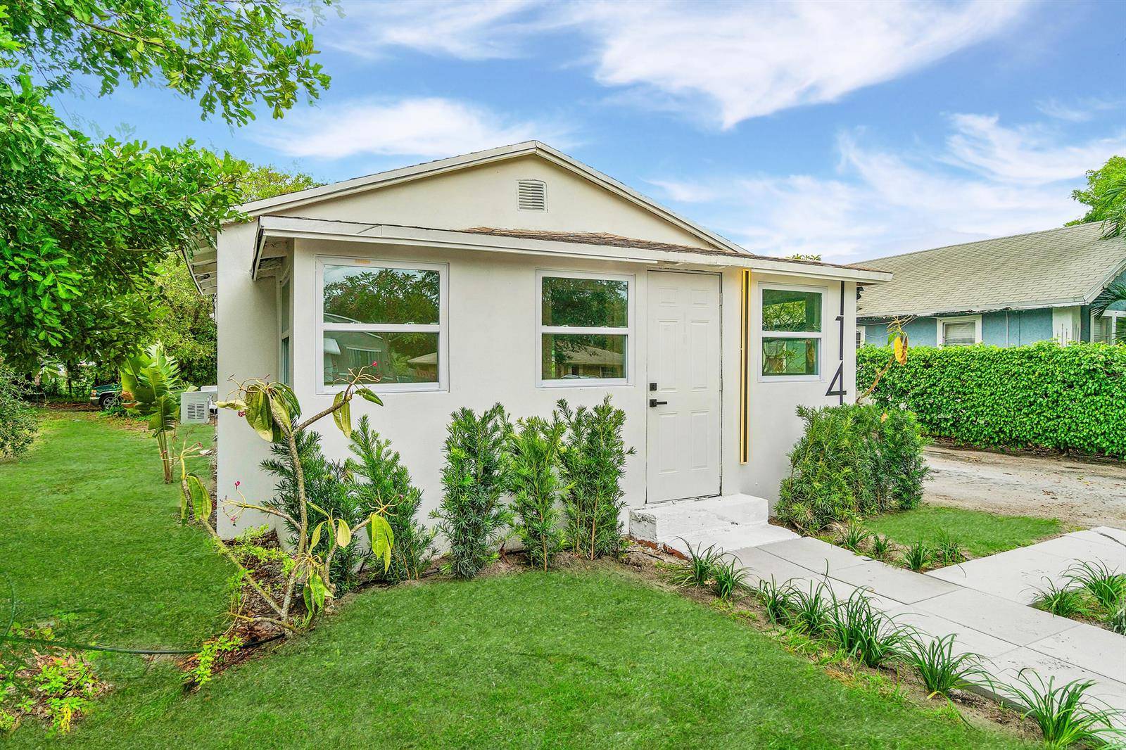 114 NW 10thDelray Beach - picture