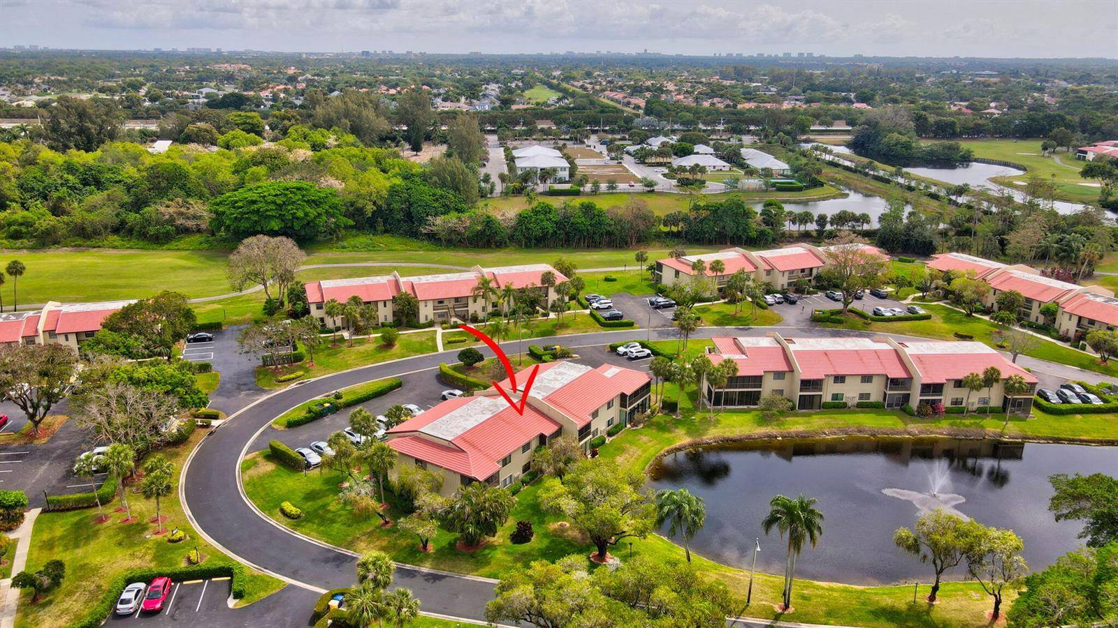 21214 LagoBoca Raton - FAIRWAYS OF BOCA LAGO condo unit 8f - picture