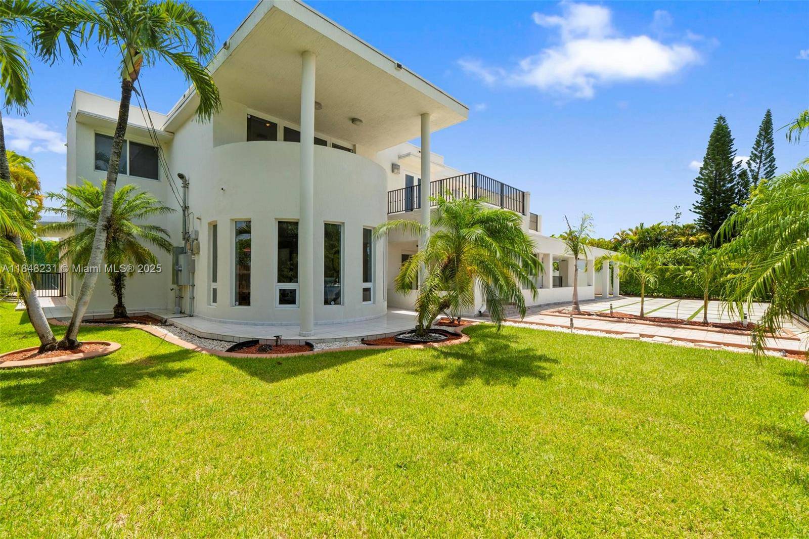 5045 SW 67th AveSouth Miami - picture