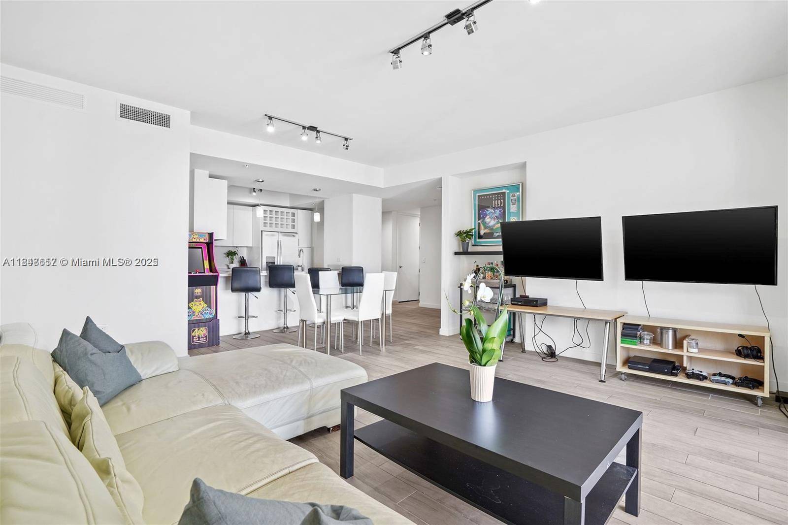 999 SW 1st AveMiami - Condo 5+ Stories,Condo condo unit 2717 - picture