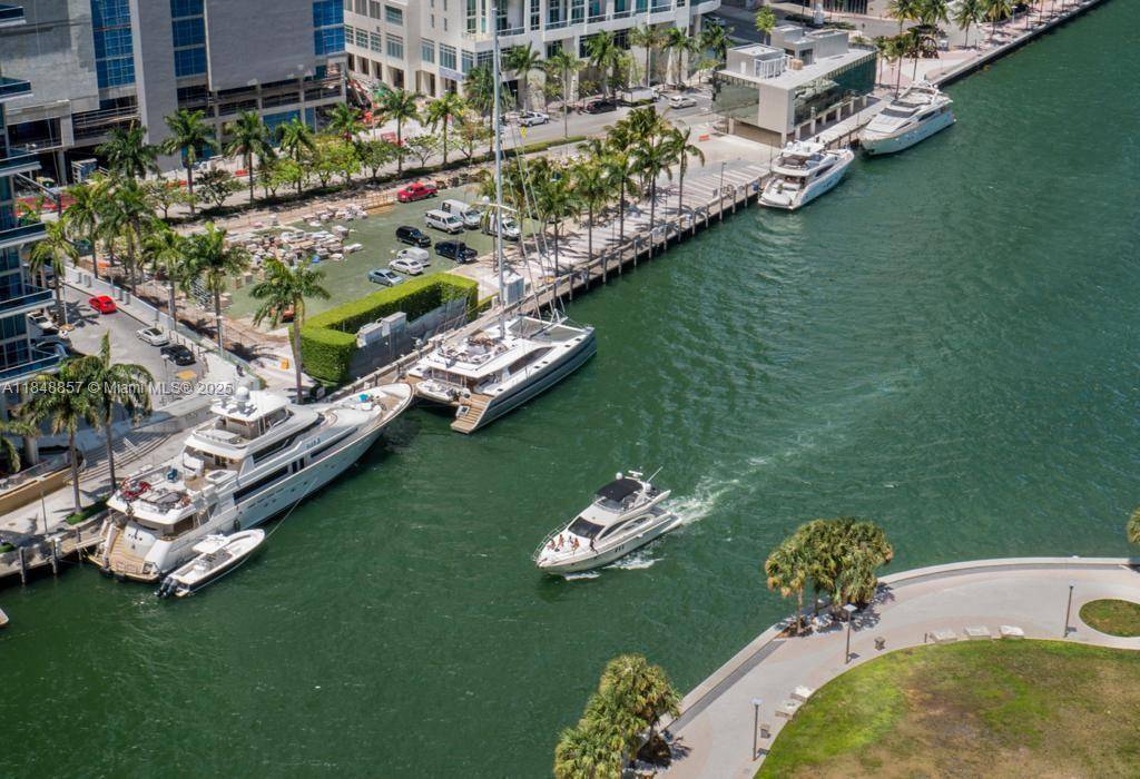 485 Brickell AveMiami - ICON BRICKELL CONDO NO 3,ICON BRICKELL condo unit 3711 - picture