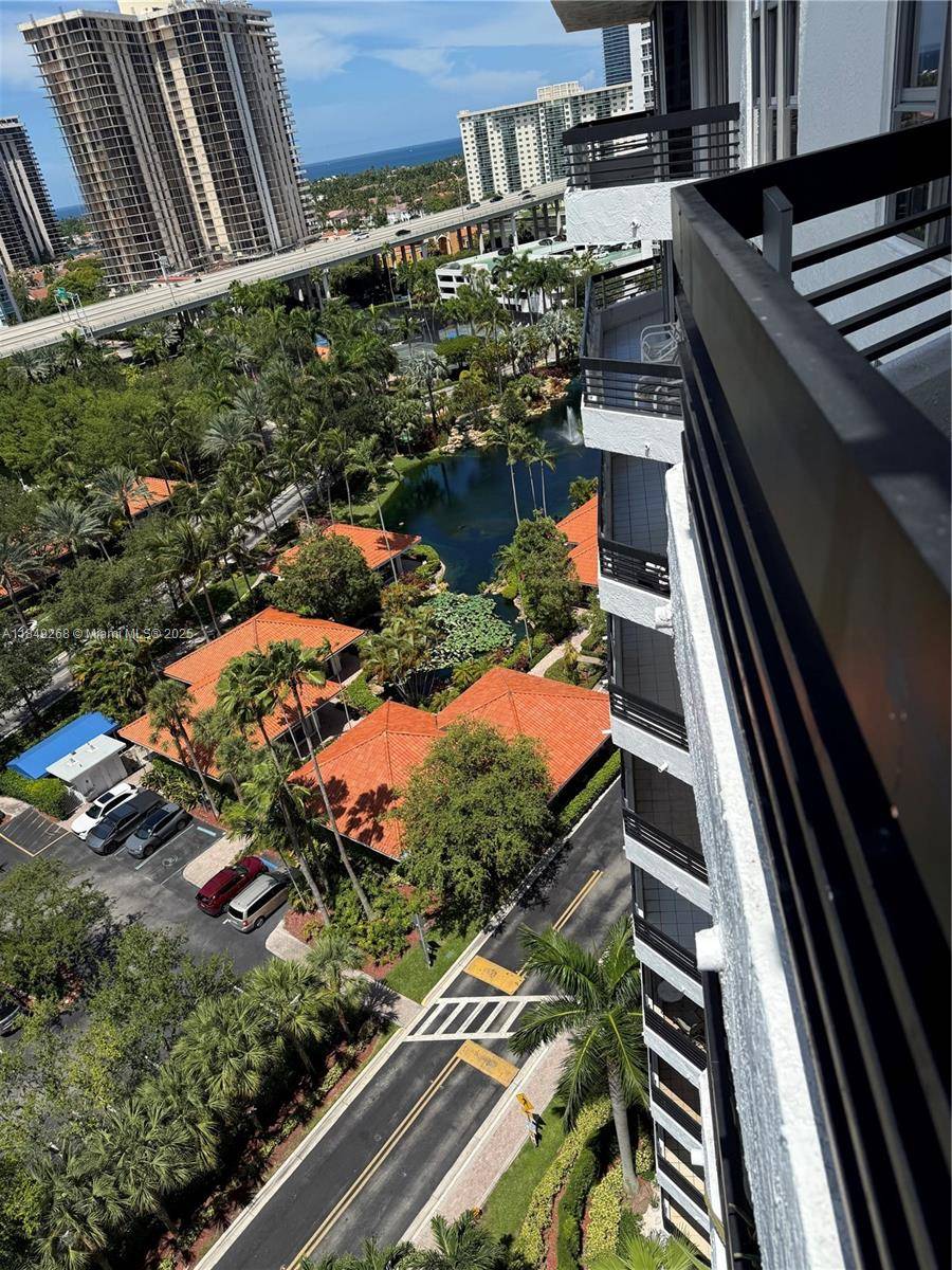 3600 Mystic Pointe DrAventura - Apartments-Annual,Condo condo unit 1611 - picture