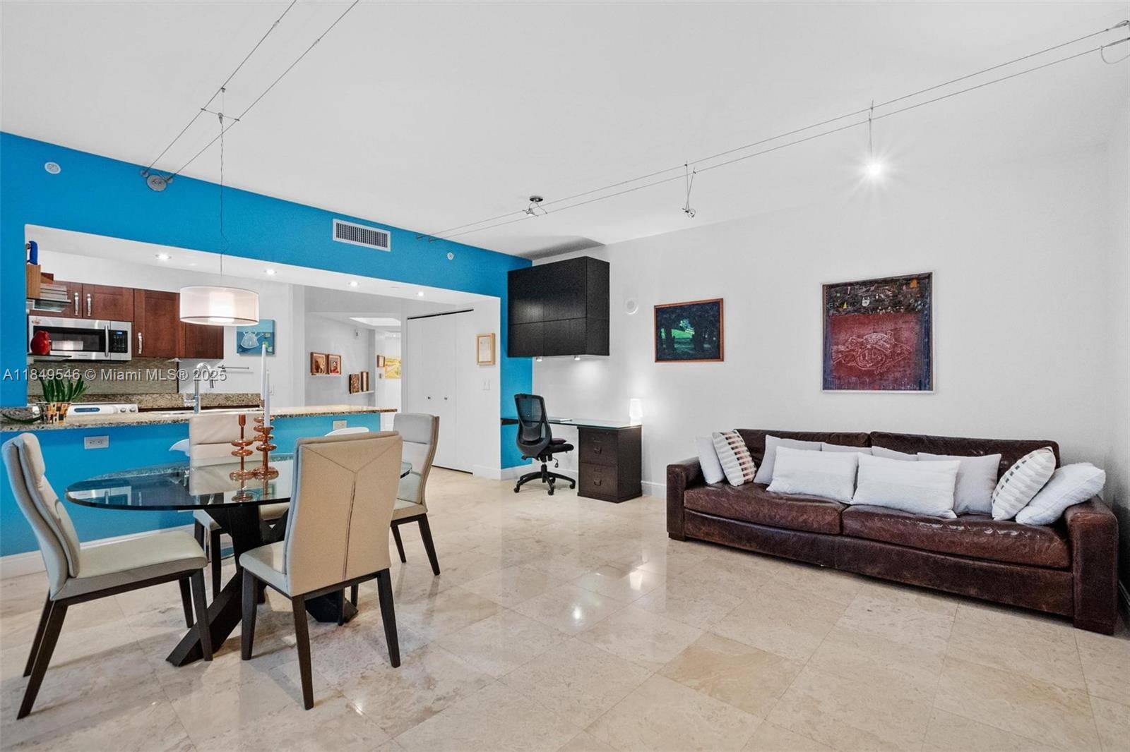 19900 E Country Club DrAventura - Condo 5+ Stories,Condo condo unit 212 - picture