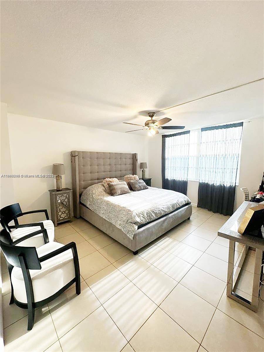 2750 NE 183rd StAventura - COMMODORE PLAZA CONDO condo unit 1404 - picture