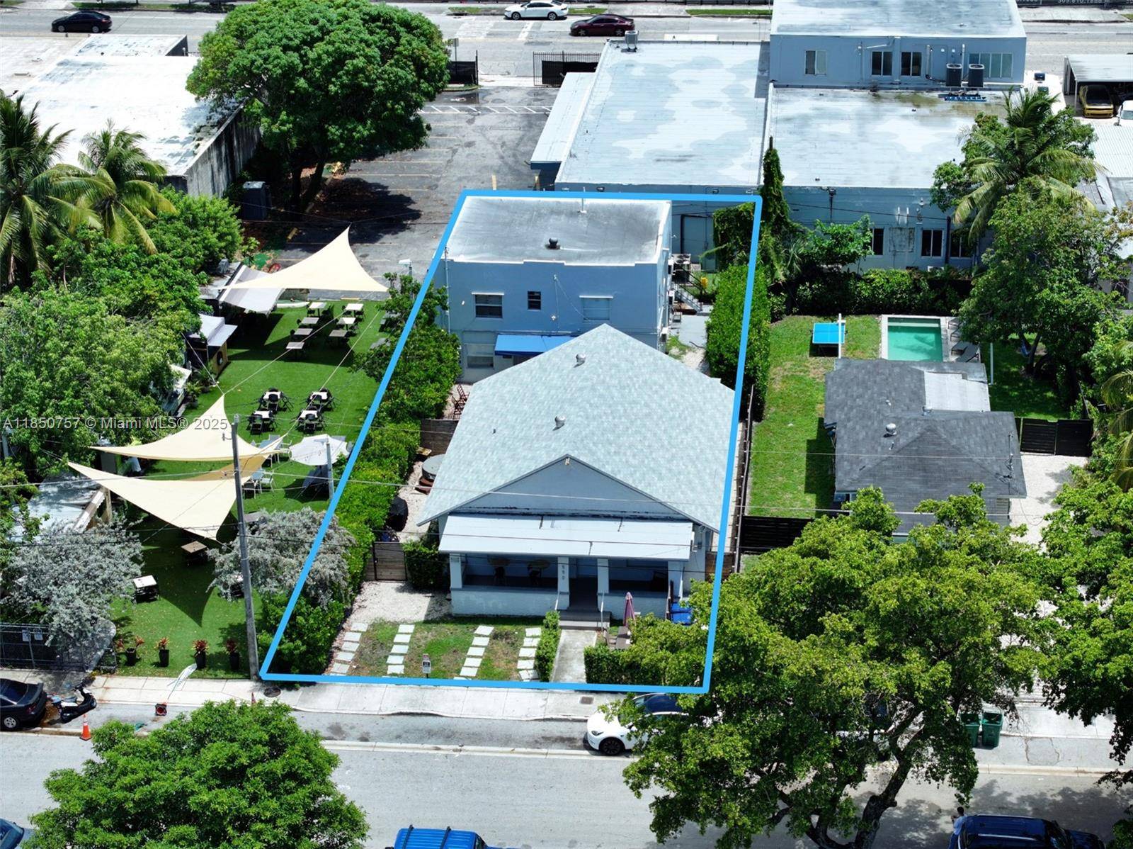 550 NW 30th StMiami - picture