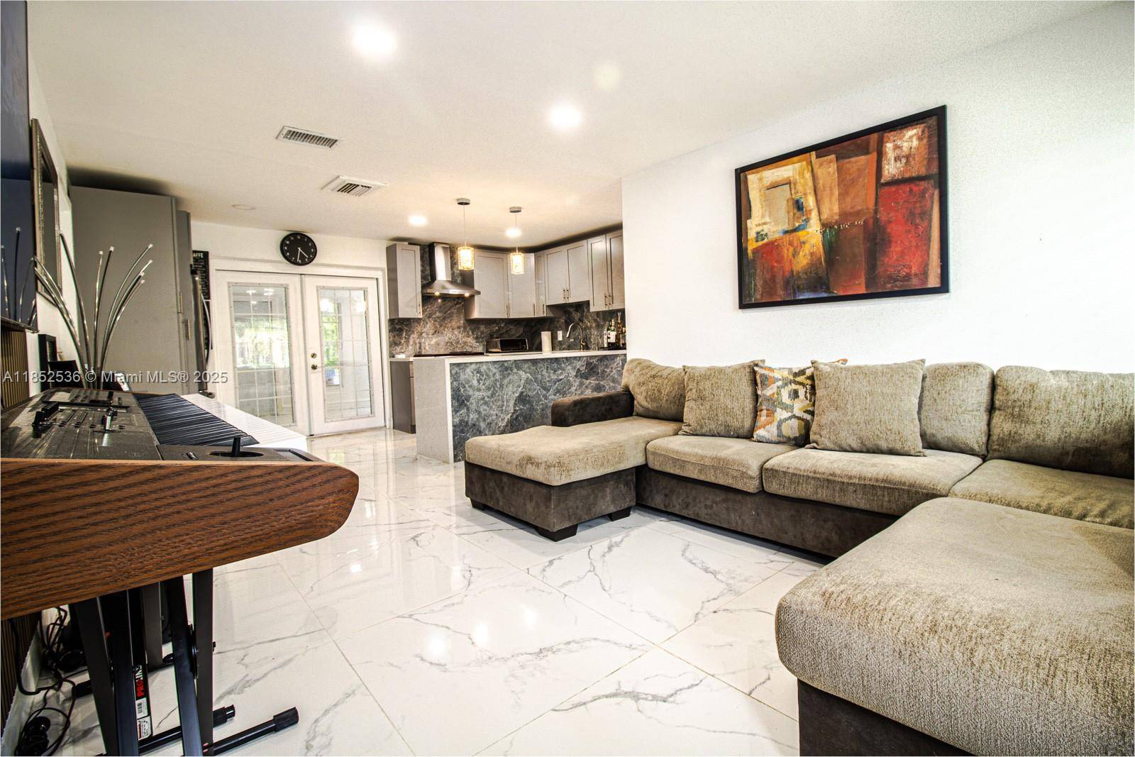 5601 SW 38th StDavie - picture