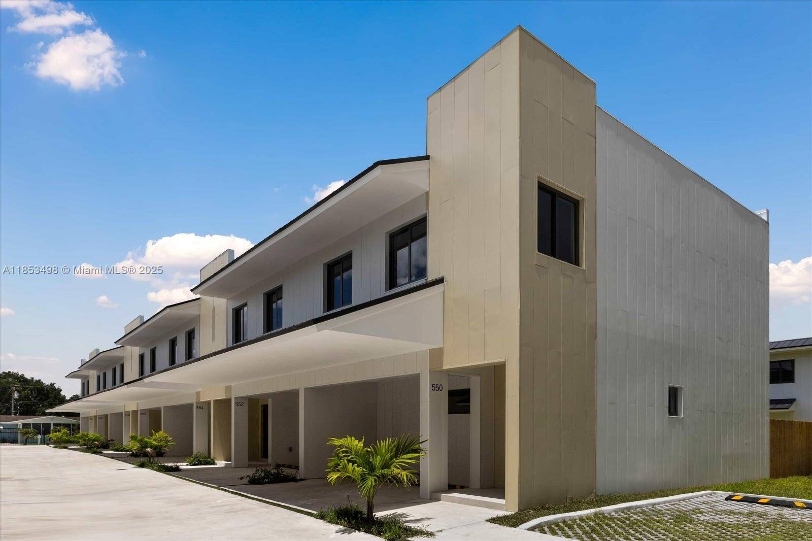 560 NW 7th StFlorida City - Townhouse,Condo condo unit 2 - picture