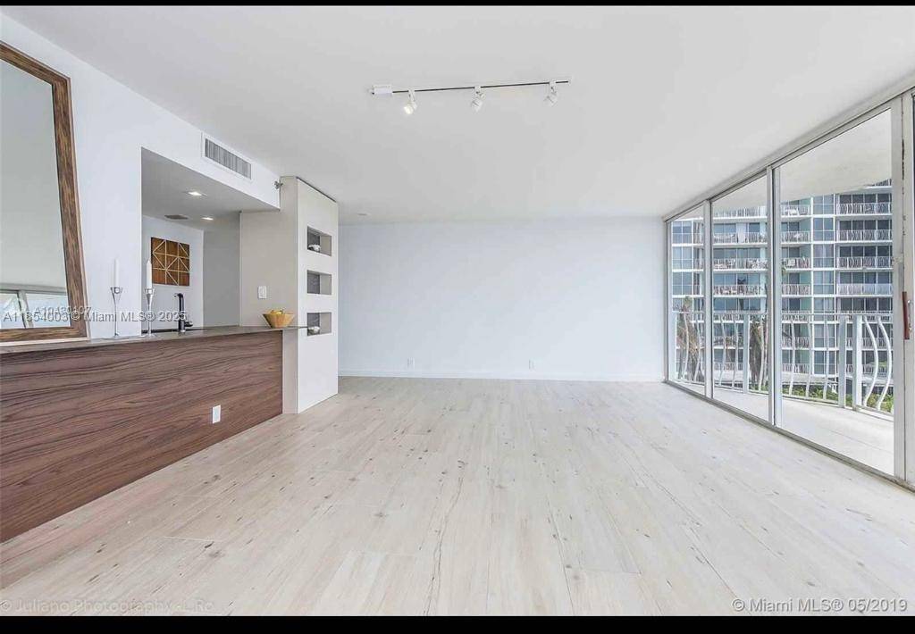 7601 E Treasure DrNorth Bay Village - Condo/Co-Op/Annual,Condo condo unit 707 - picture