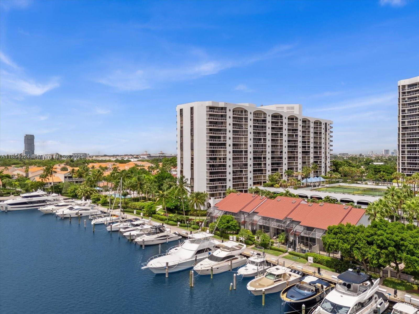 3610 Yacht Club DrAventura - Condo 5+ Stories,Condo condo unit 805 - picture