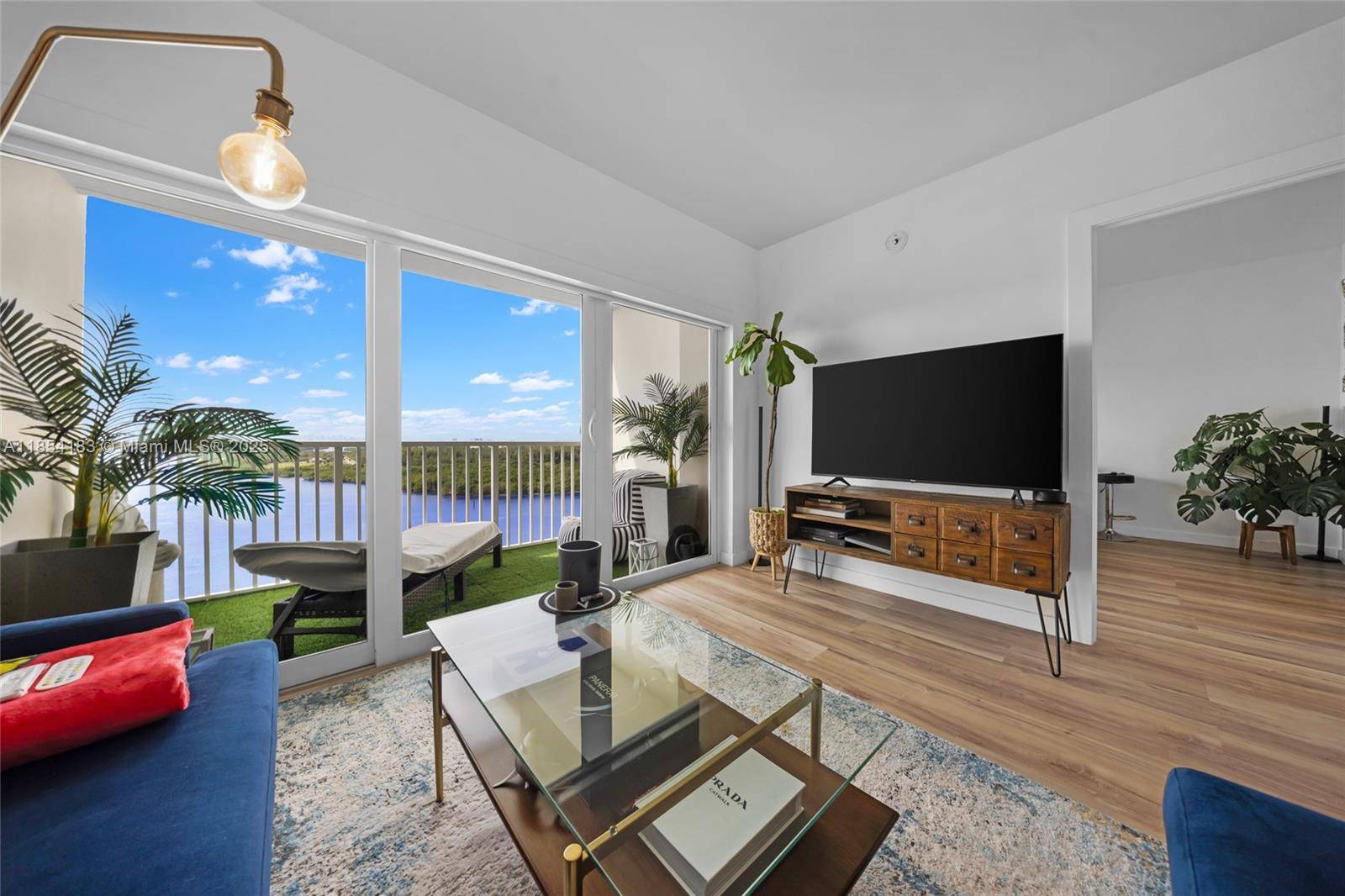 300 Bayview DrSunny Isles Beach - Condo/Co-Op/Annual,Condo condo unit 1614 - picture