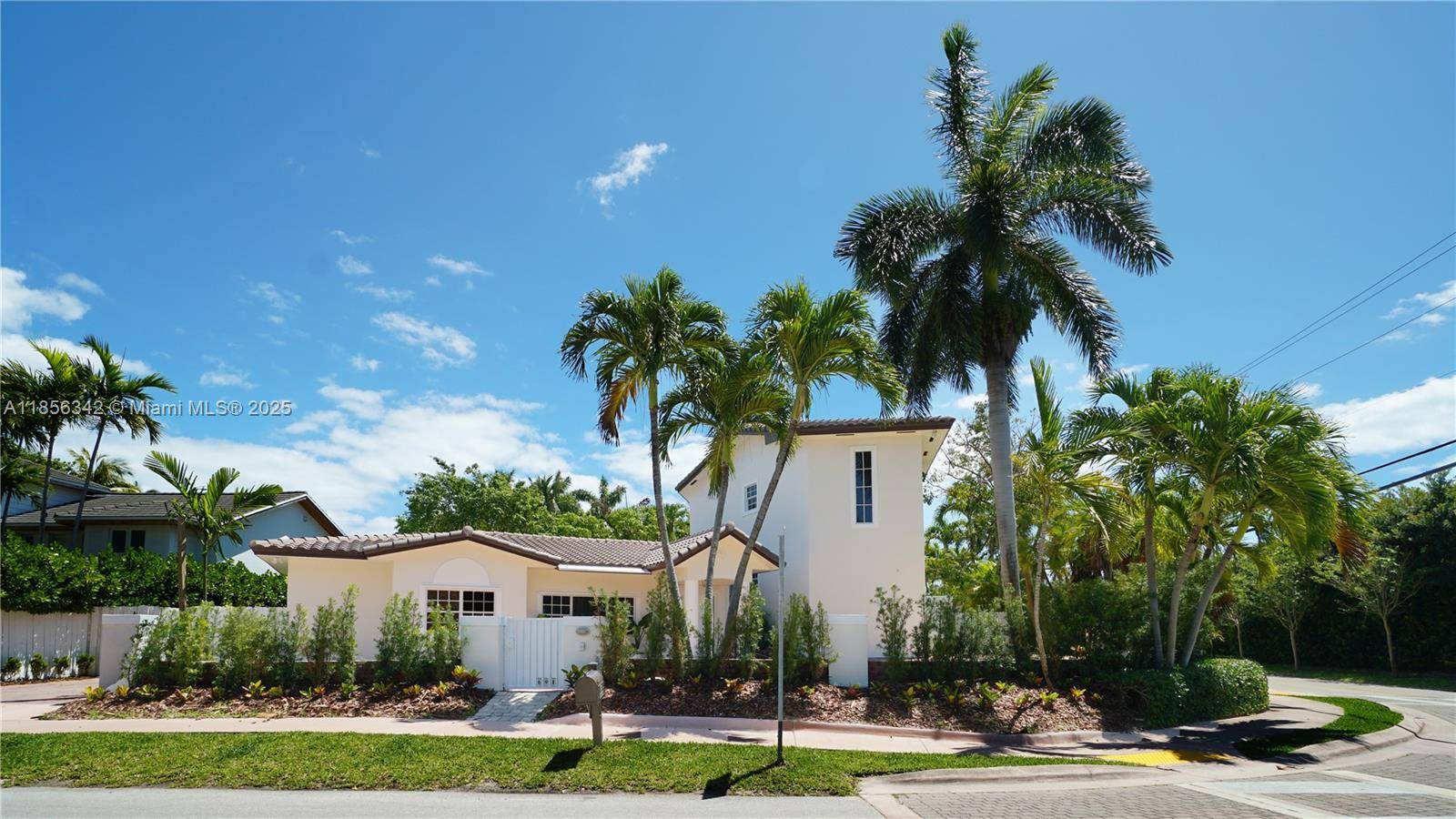 691 Ridgewood RdKey Biscayne - picture