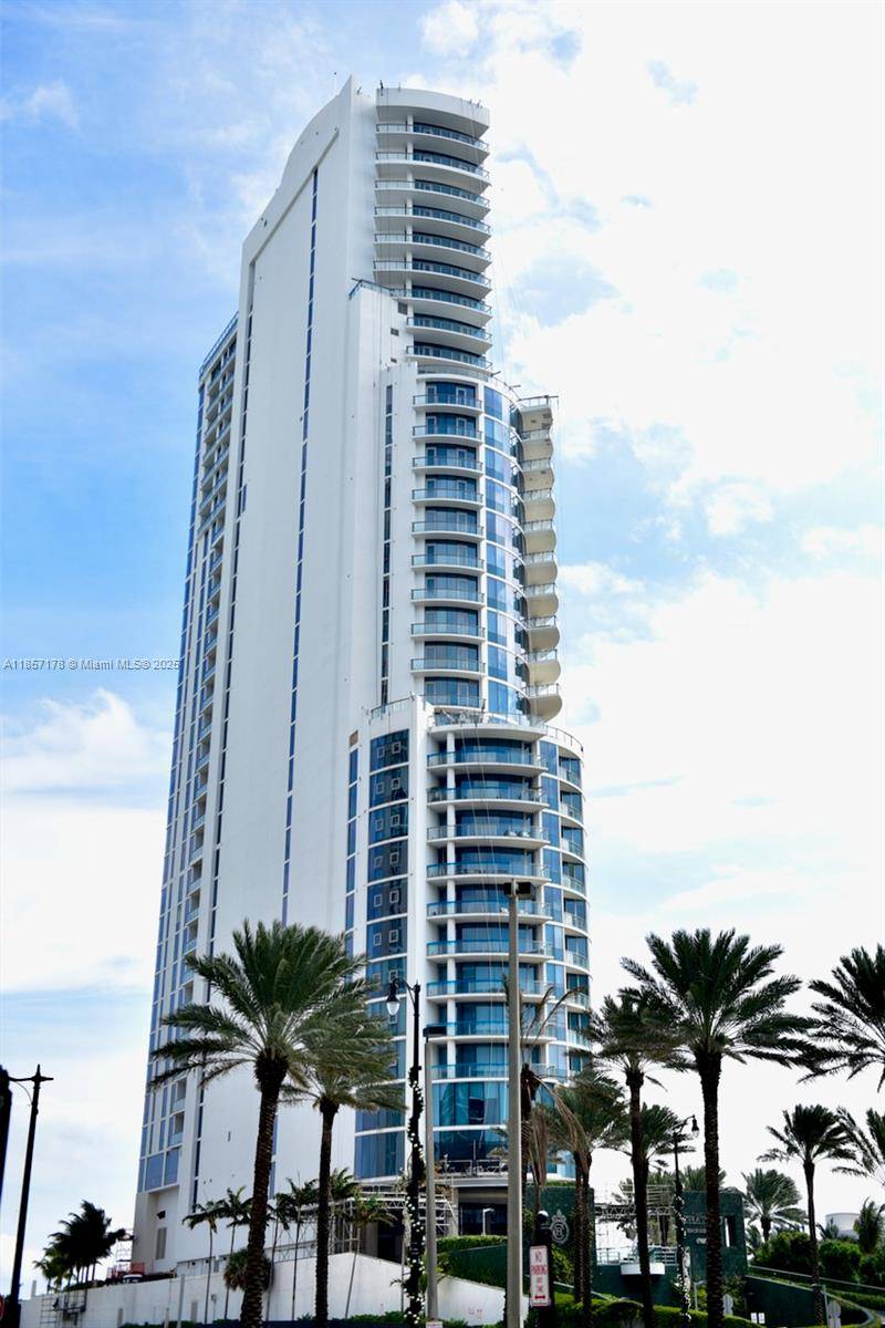 17475 Collins AveSunny Isles Beach - Condo/Co-Op/Annual,Condo condo unit 2802 - picture