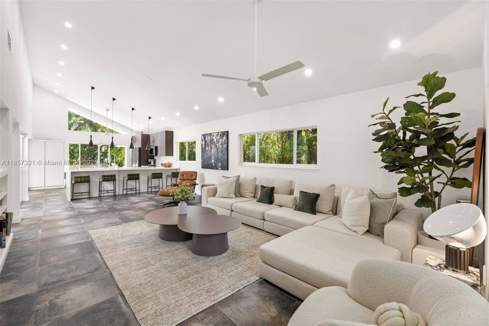 1090 NE 92nd StMiami Shores - picture