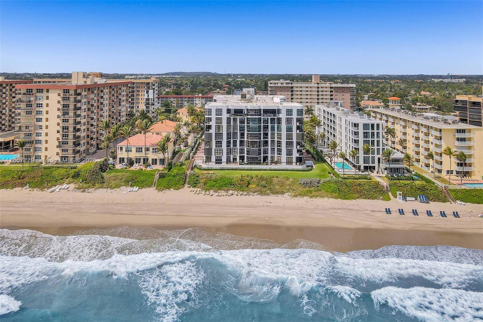 1155 Hillsboro MileHillsboro Beach - HILLSBORO OCEAN CLUB COND condo unit 202 - picture