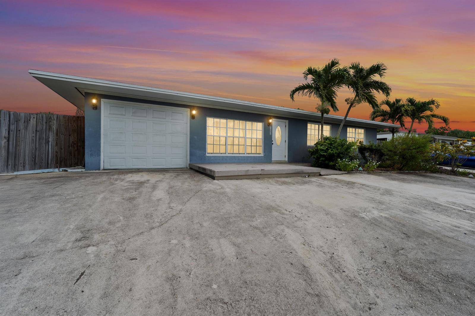 808 WrightLake Worth - picture