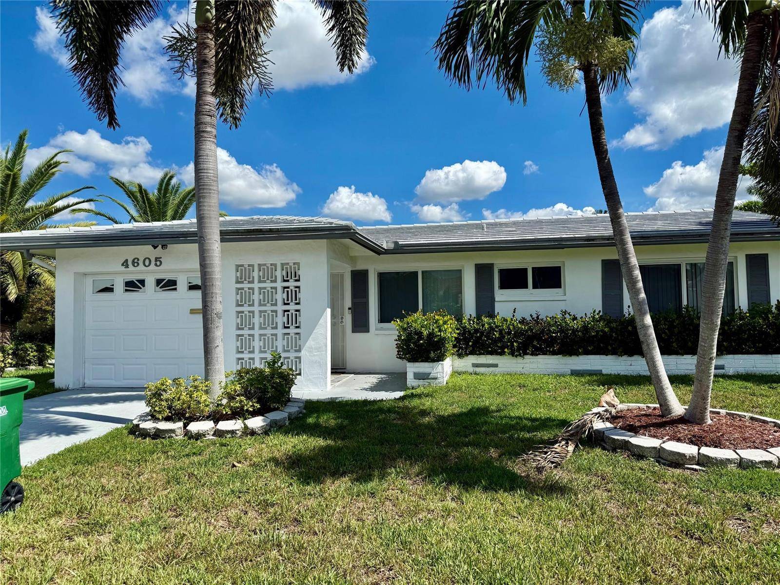 4605 NW 49thTamarac - picture