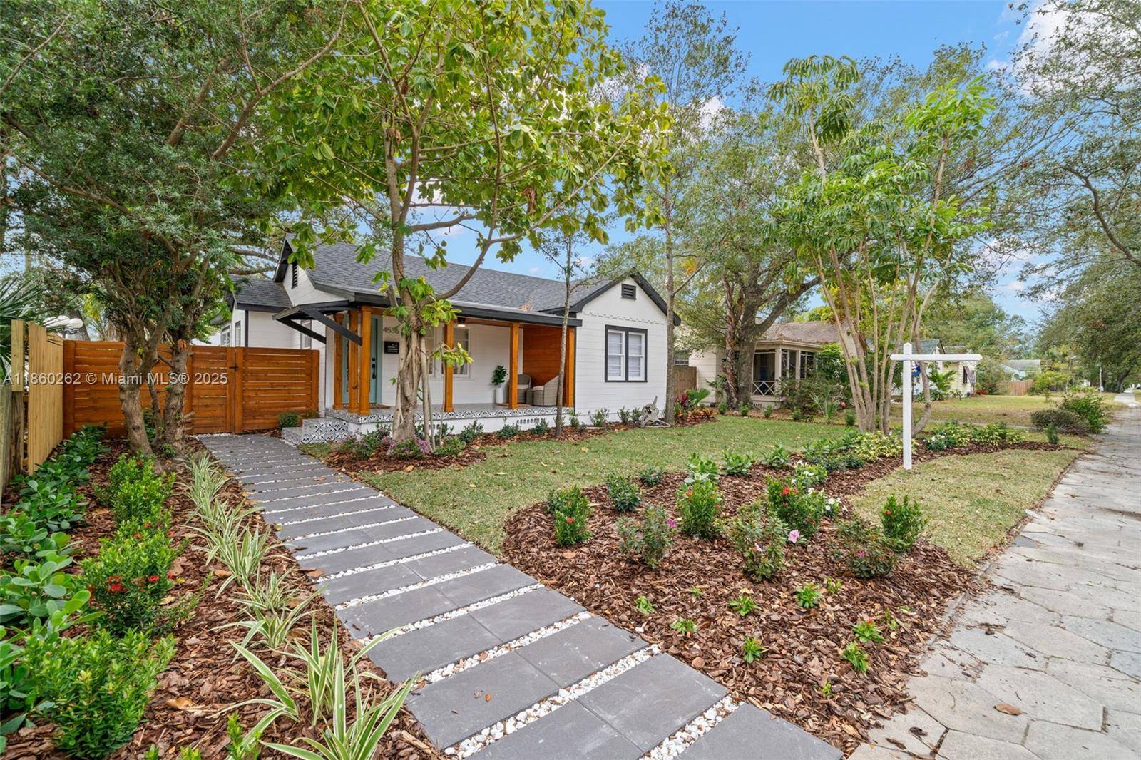4536 1ST AVENUE NSt Petersburg - picture