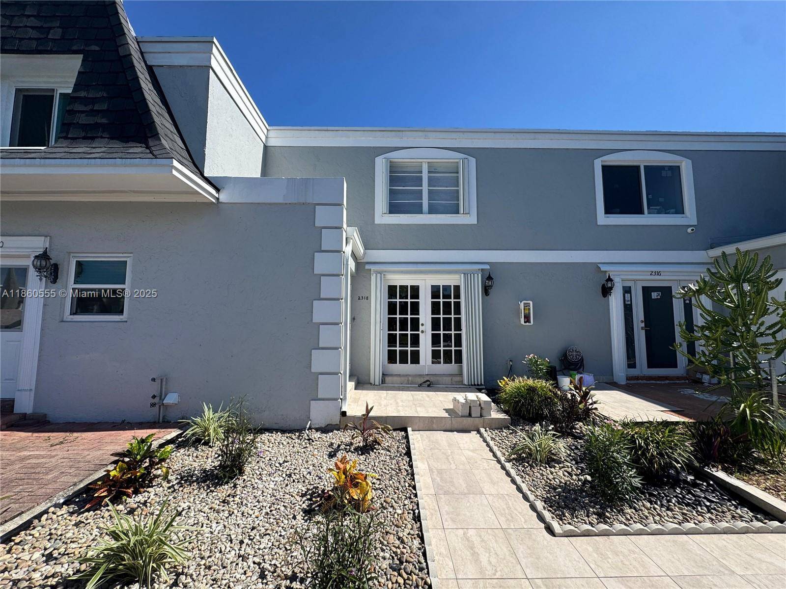 2318 NE 7th StHallandale Beach - Townhouse condo unit 34 - picture