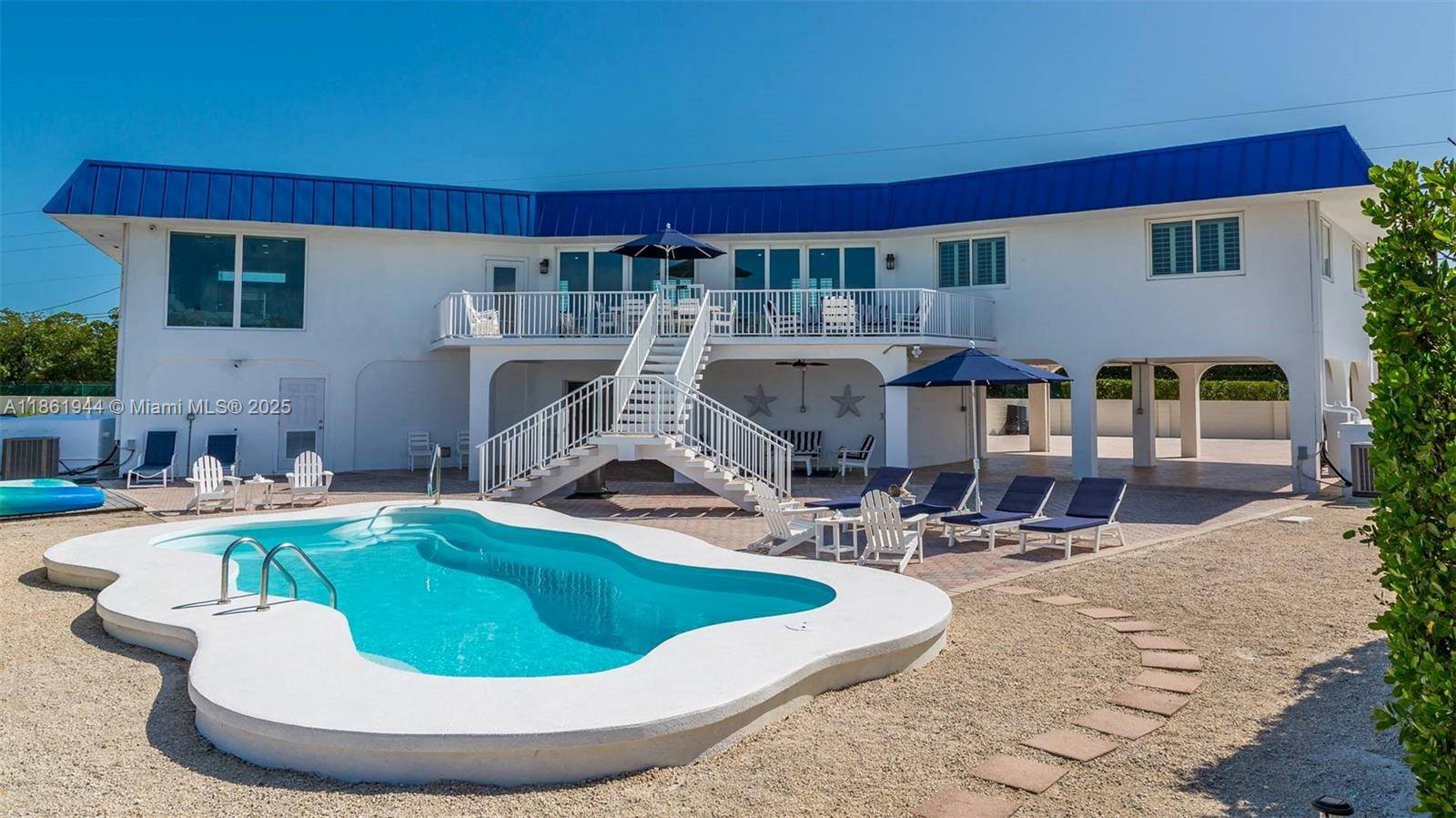 7760 Aviation BLvd.Marathon - picture