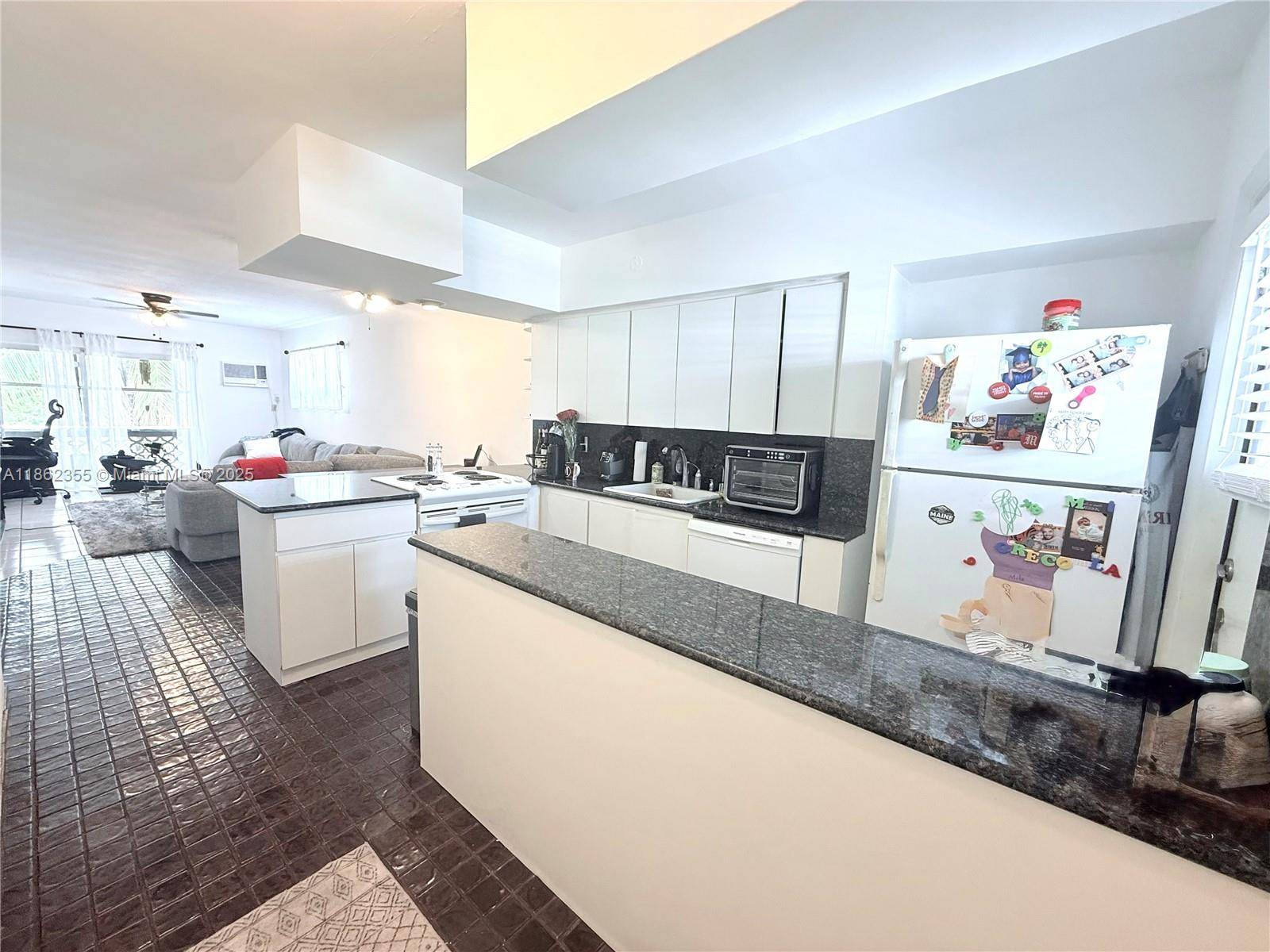 6580 Santona StCoral Gables - Condo 1-4 Stories,Condo condo unit A31 - picture