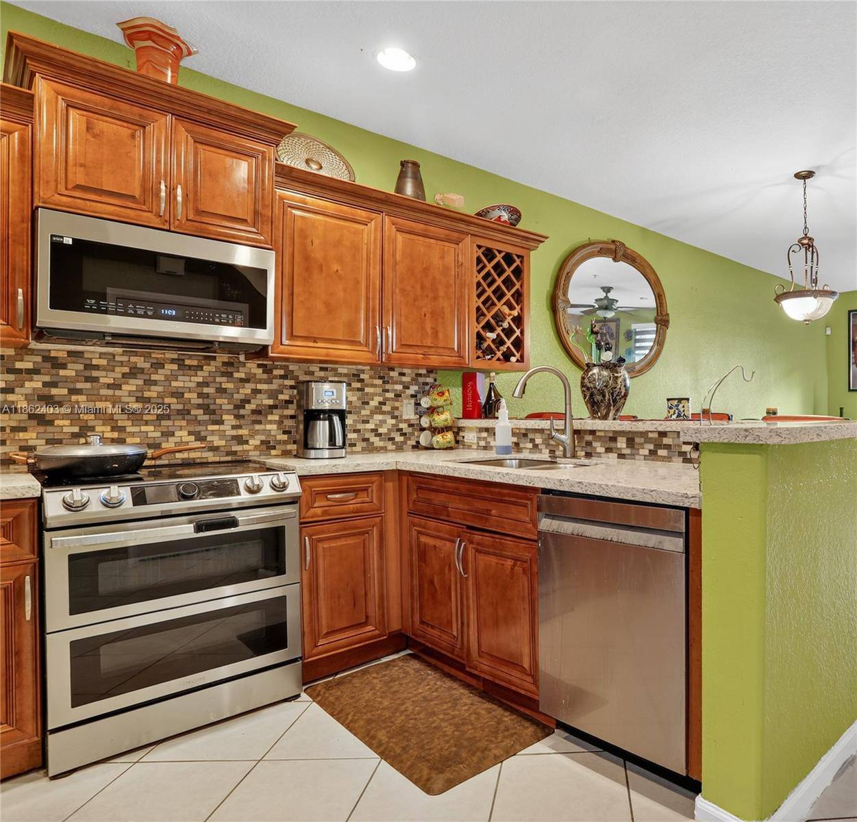 3445 NW 14th CtLauderhill - picture