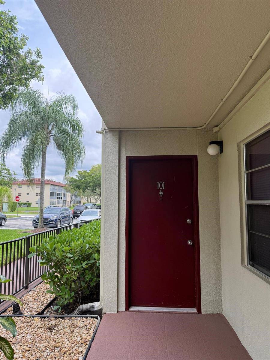 150 SW 134th WayPembroke Pines - Condo 1-4 Stories,Condo condo unit 101R - picture