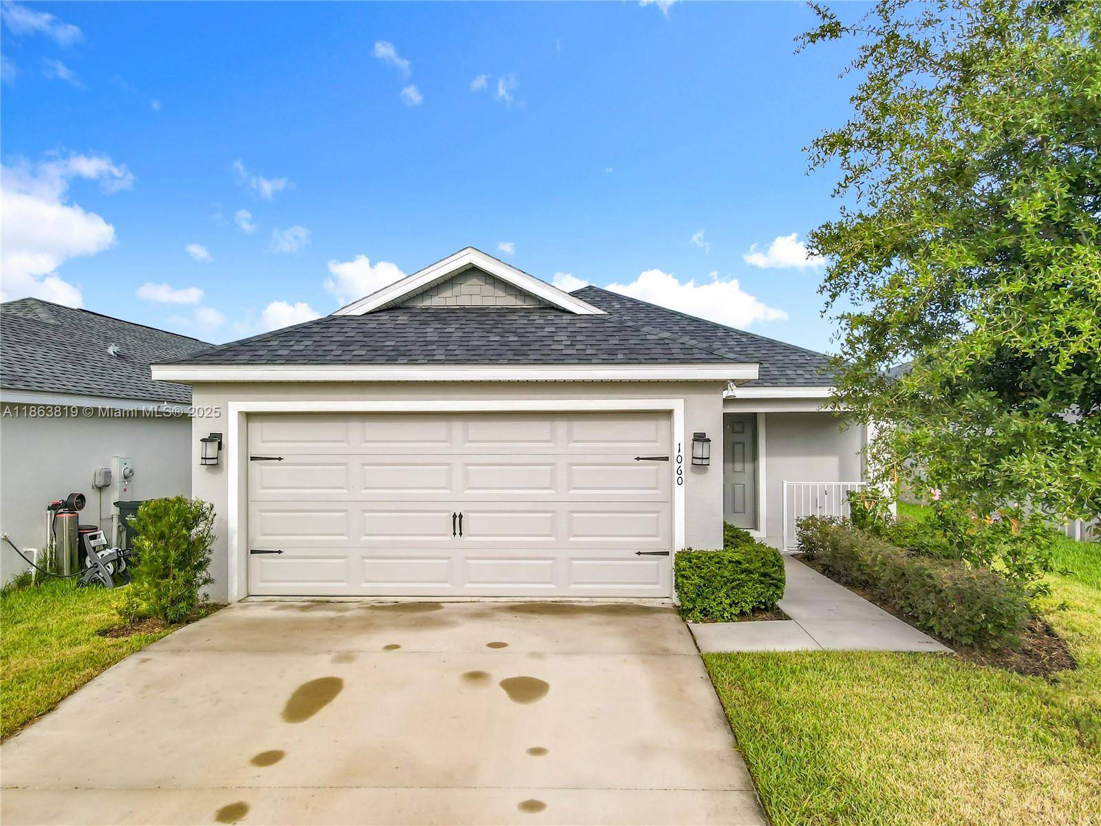 1060 Cascade DriveDavenport - picture