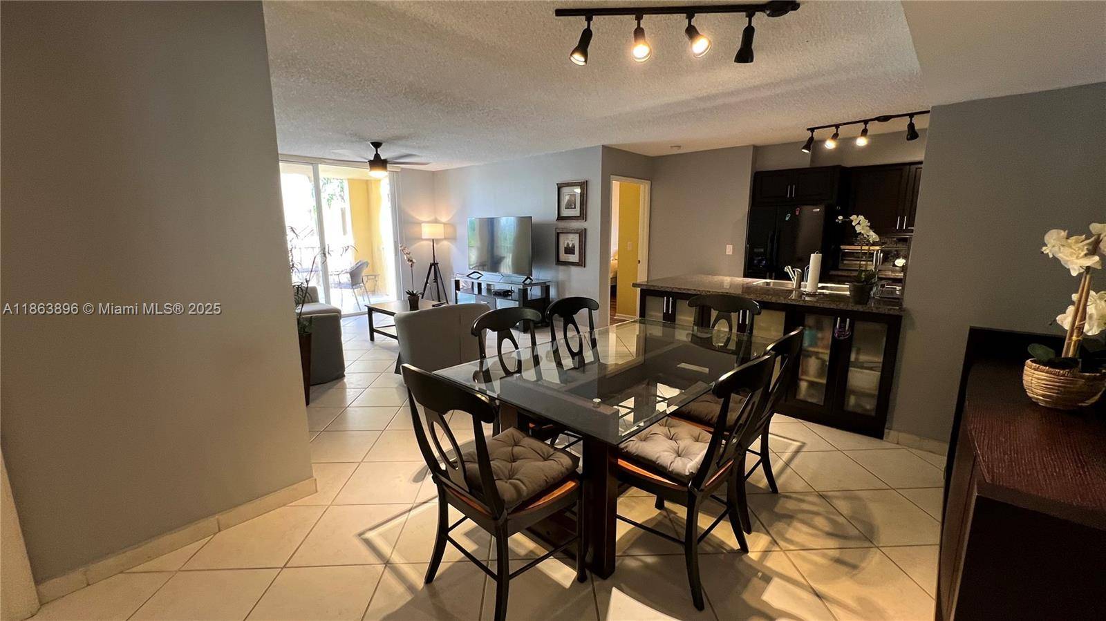 19555 E Country Club DrAventura - Condo 5+ Stories,Condo condo unit 8305 - picture