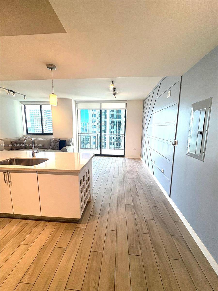 999 SW 1st AveMiami - Condo/Co-Op/Annual,Condo condo unit 1615 - picture