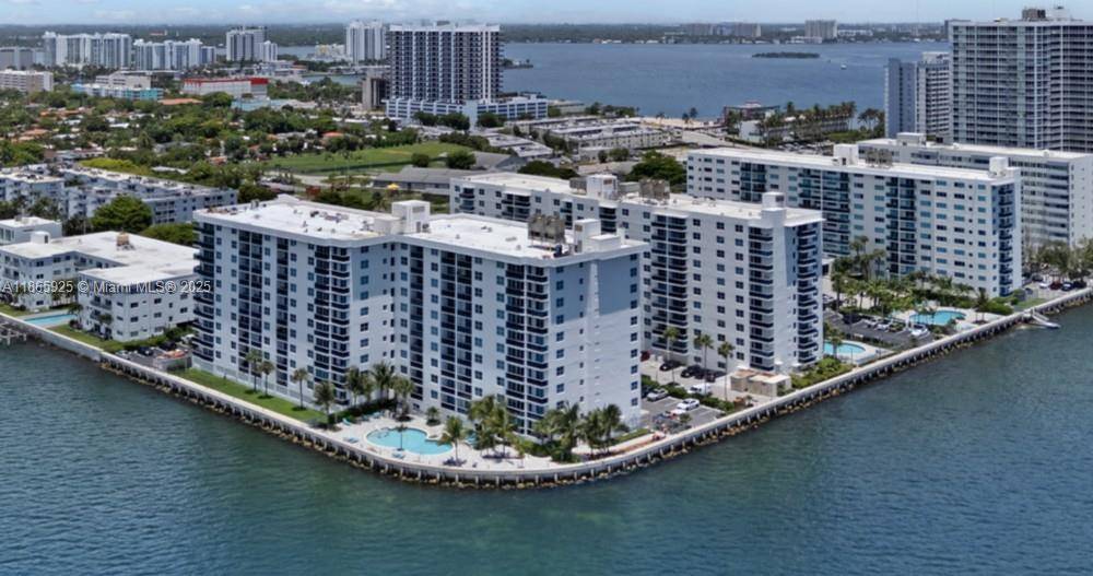 7525 E Treasure DrNorth Bay Village - Apartments-Annual,Apartment condo unit 912 - picture