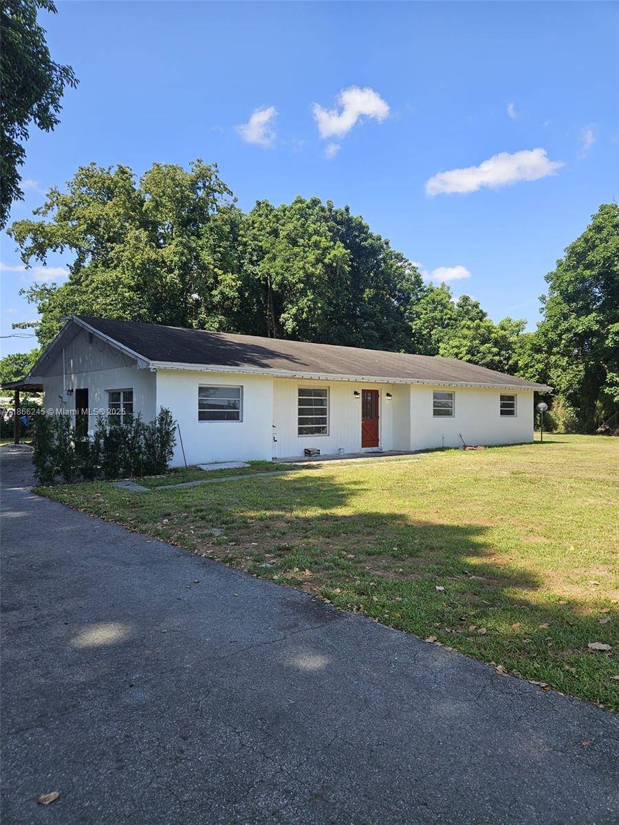 19230 SW 216TH STMiami - picture