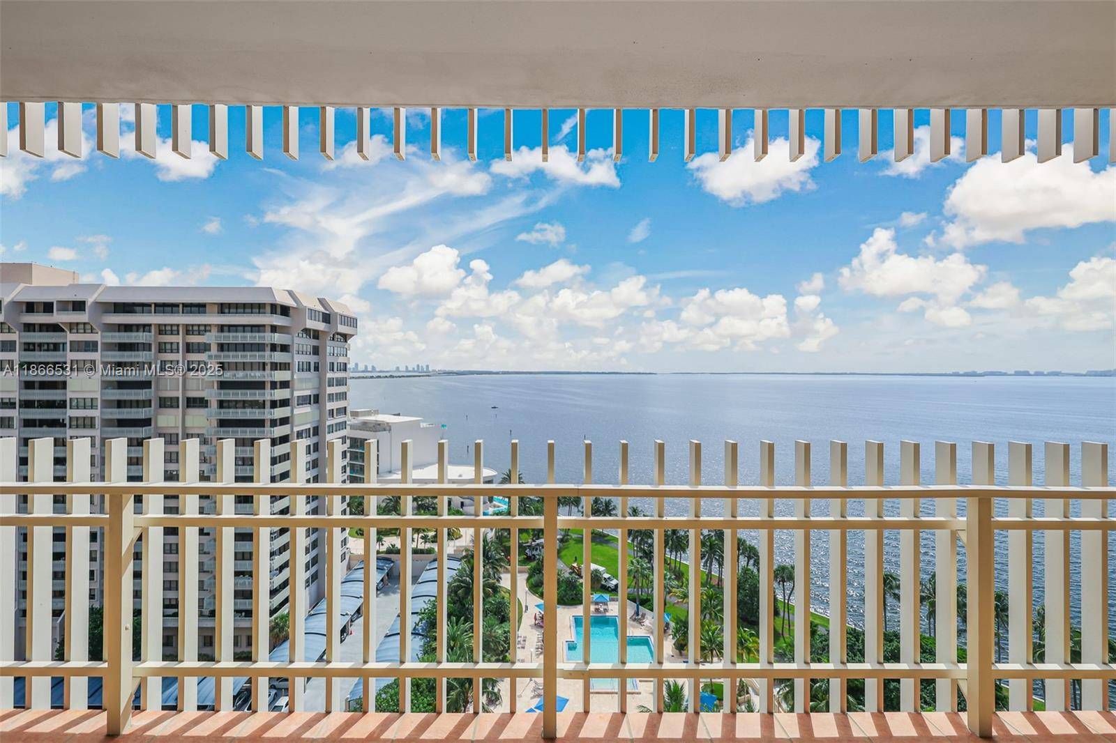 2 Grove Isle DrMiami - Condo 5+ Stories,Condo condo unit B1603 - picture