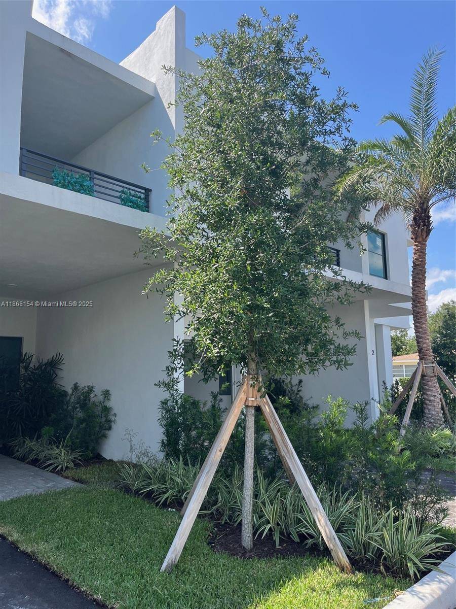 2526 Pierce StreetHollywood - Townhouse condo unit 12 - picture