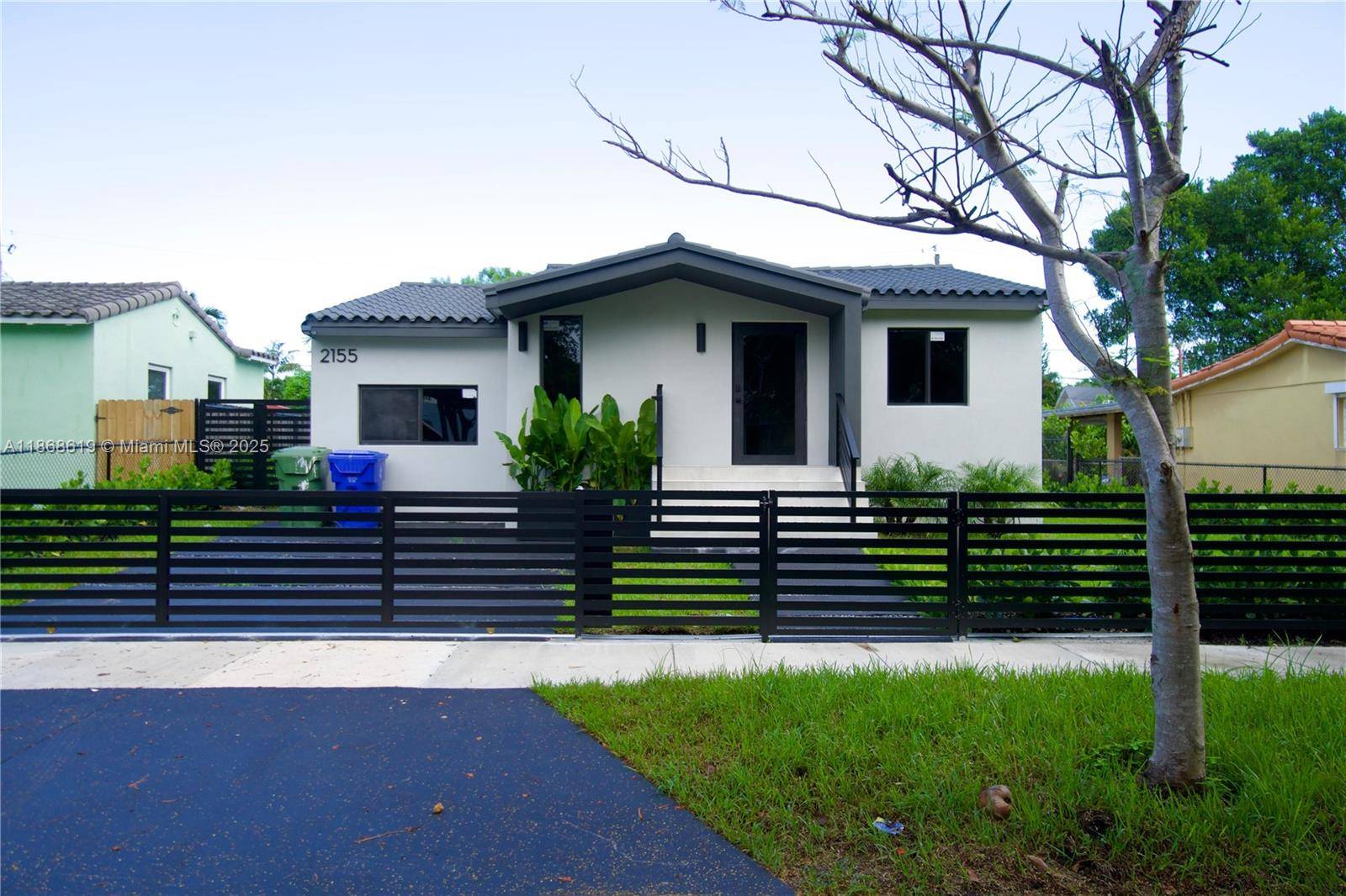 2155 SW 25th TerMiami - picture